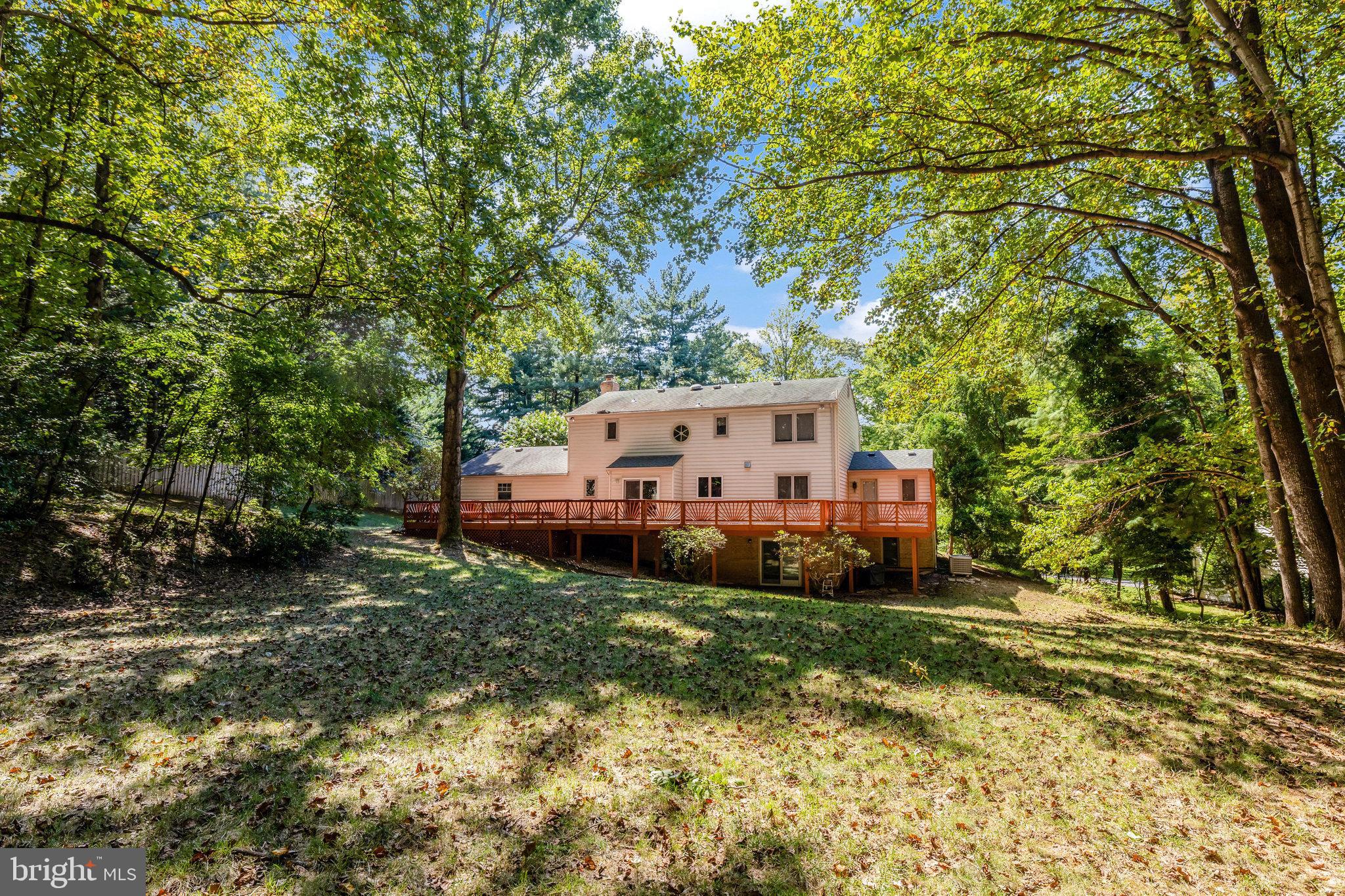 HOLLY KNOLL - Residential