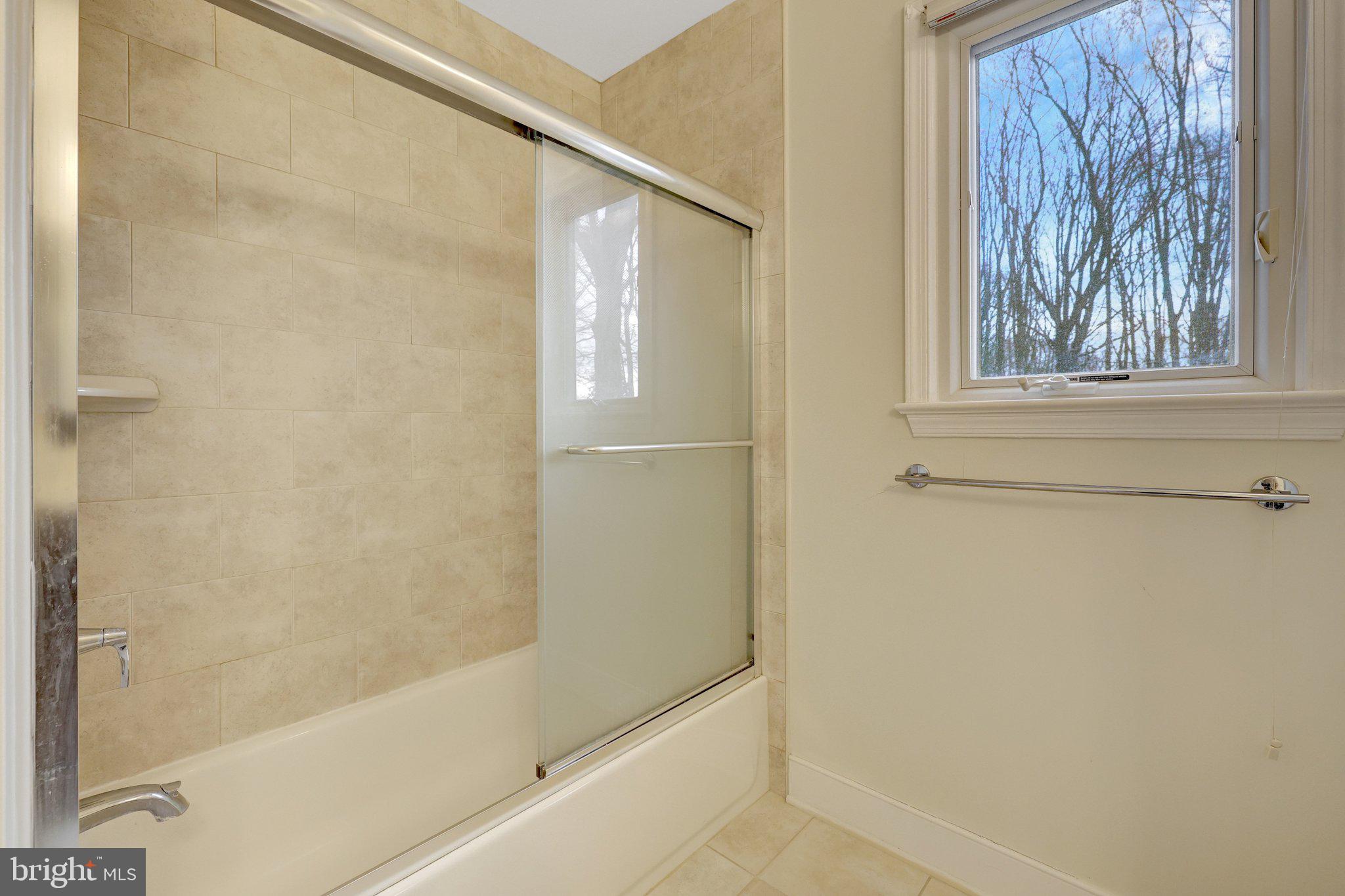 HOLLY KNOLL - Residential