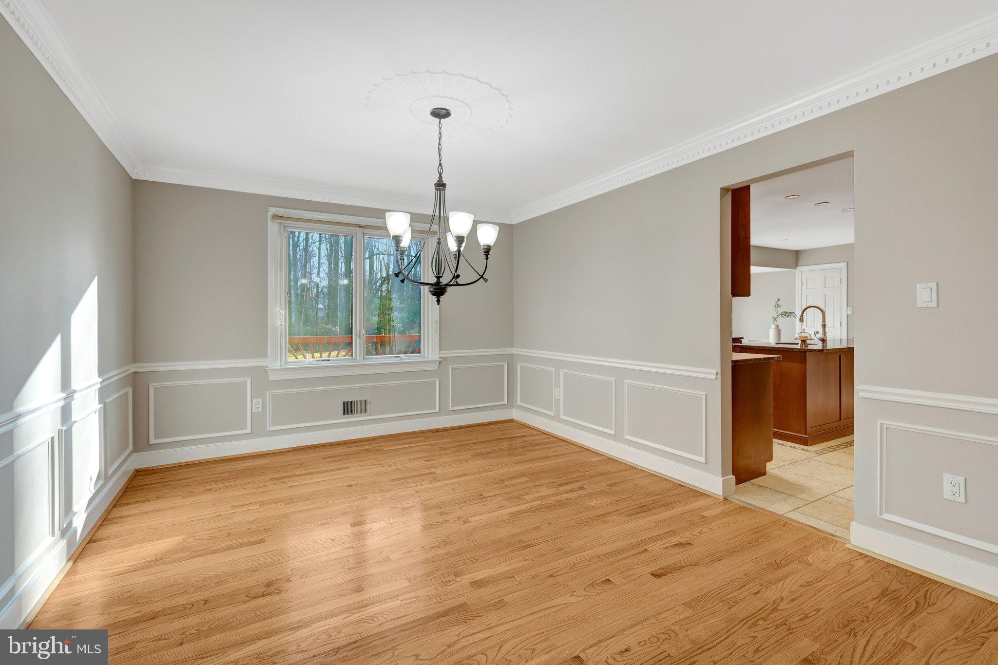 HOLLY KNOLL - Residential