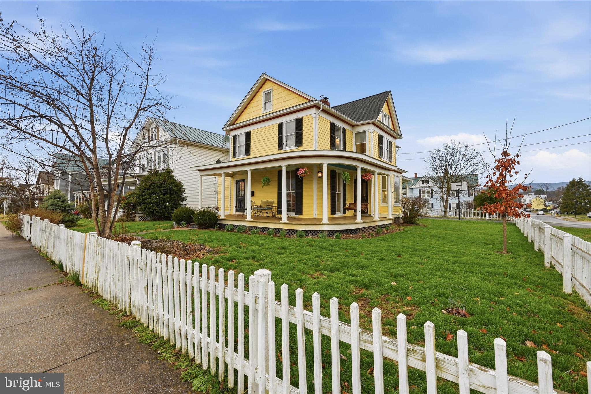 220 S MASSANUTEN STREET