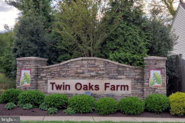 TWIN OAKS FARM - Residential