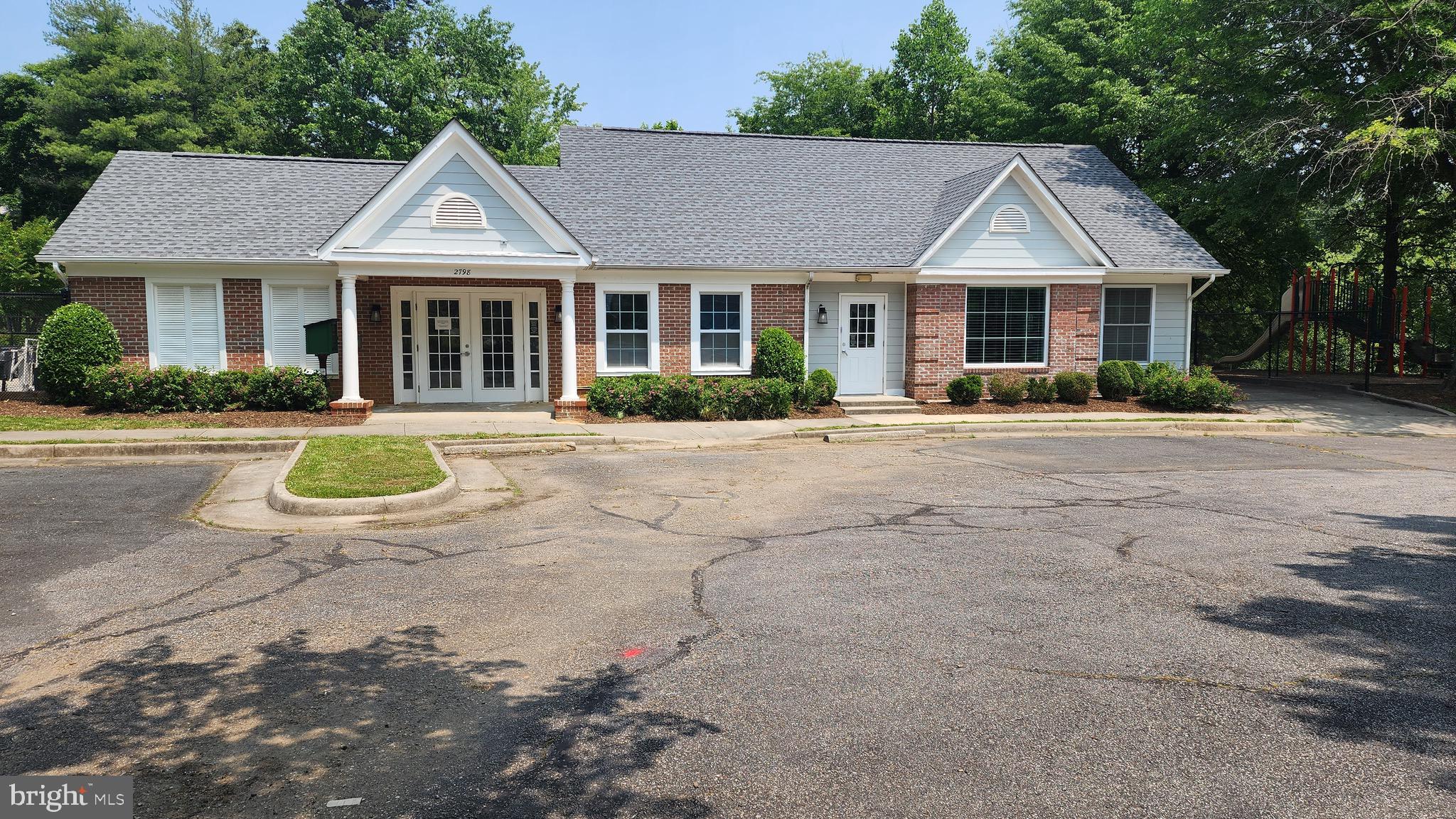 TWIN OAKS FARM - Residential