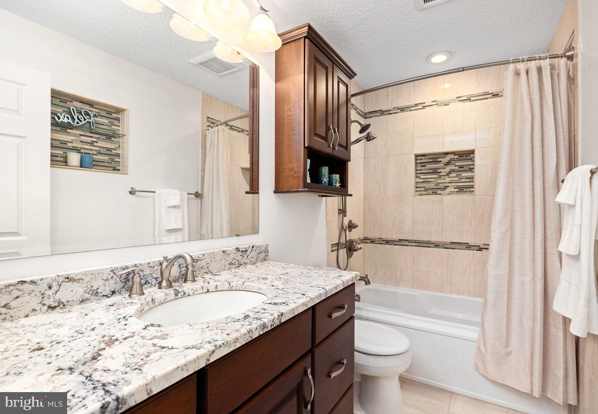 TWIN OAKS FARM - Residential