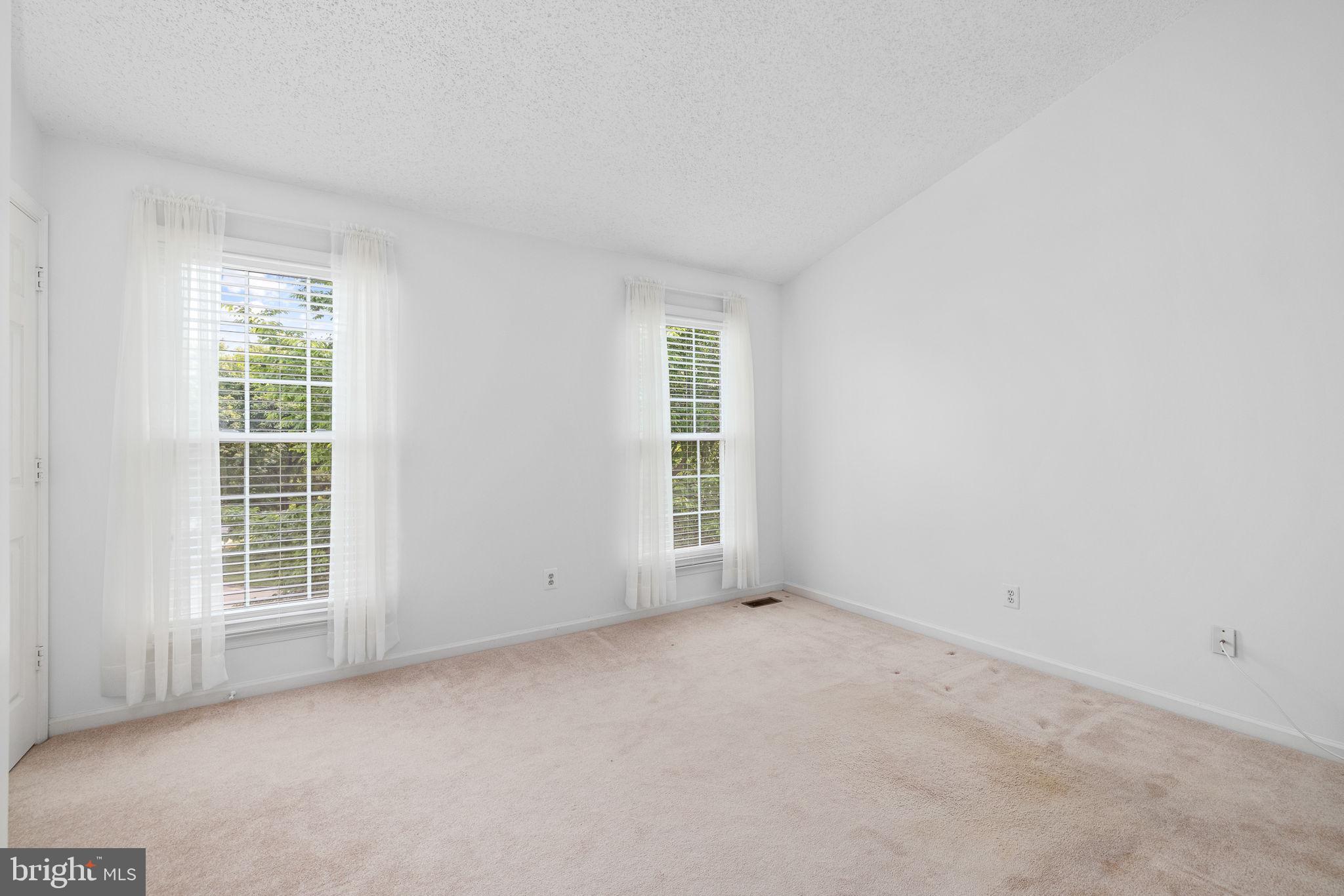 TWIN OAKS FARM - Residential