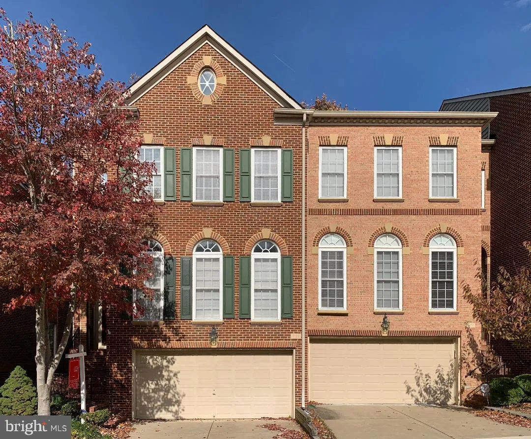 7122 Point Replete Circle, Fort Belvoir, VA 22060
