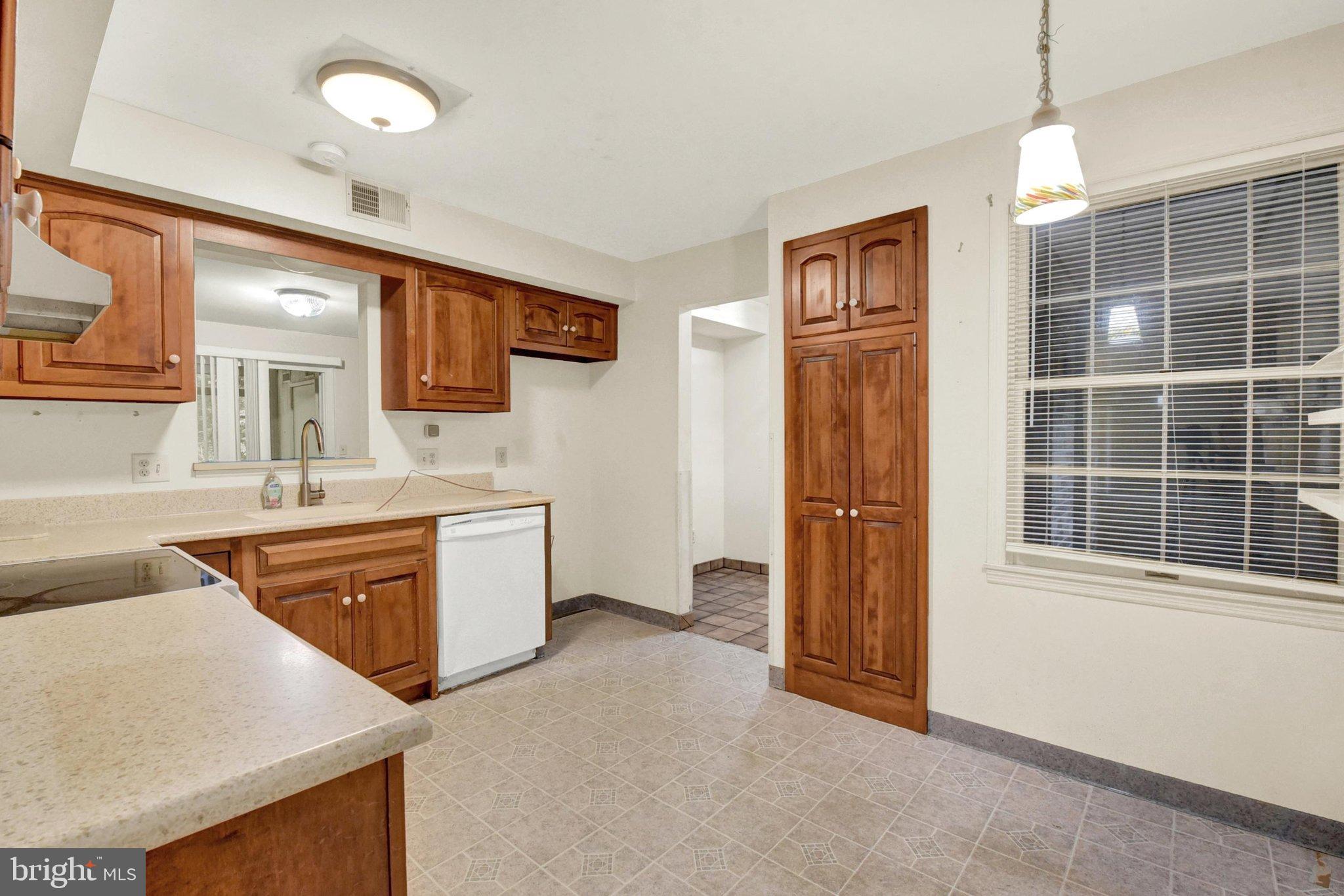 921 INNSBRUCK DRIVE A