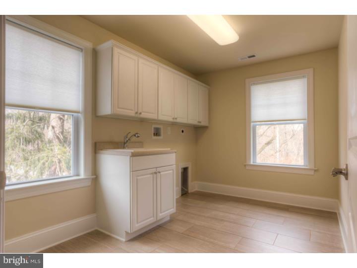 ASHWOOD MANOR - Residential