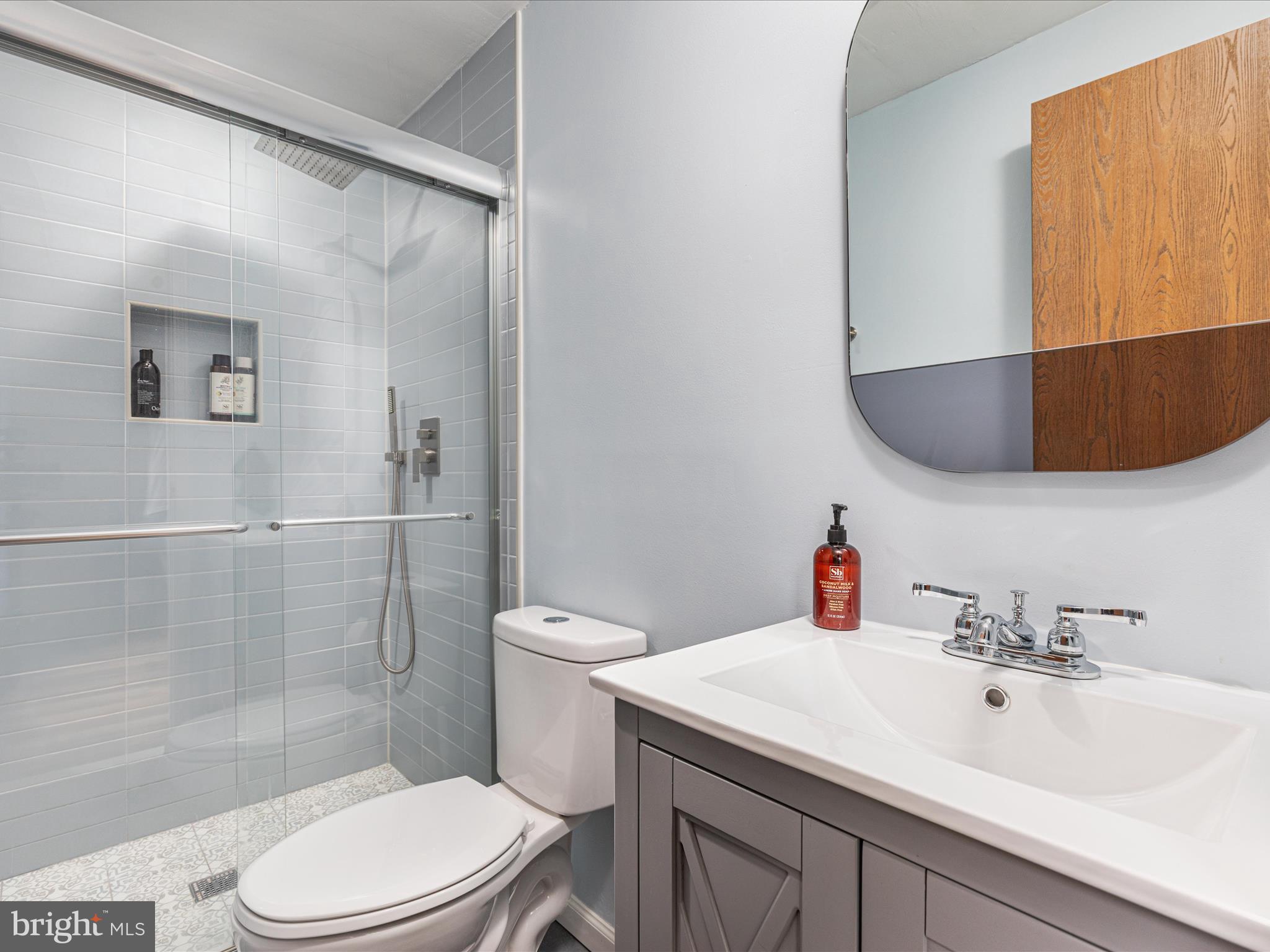 LAKEVIEW - Residential