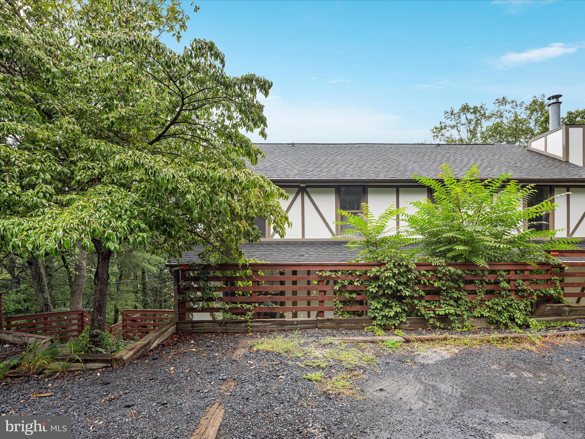 LAKEVIEW - Residential