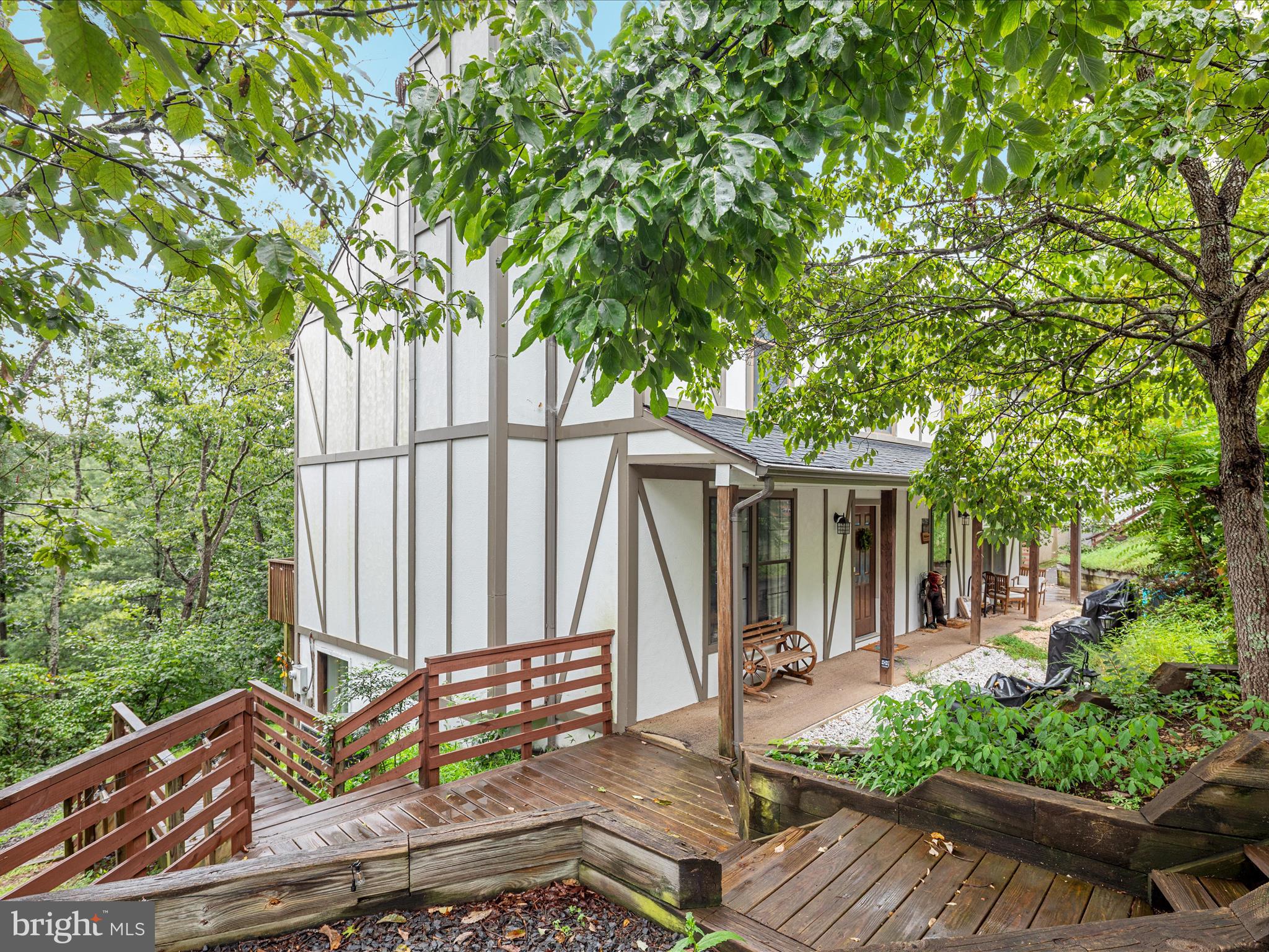 LAKEVIEW - Residential