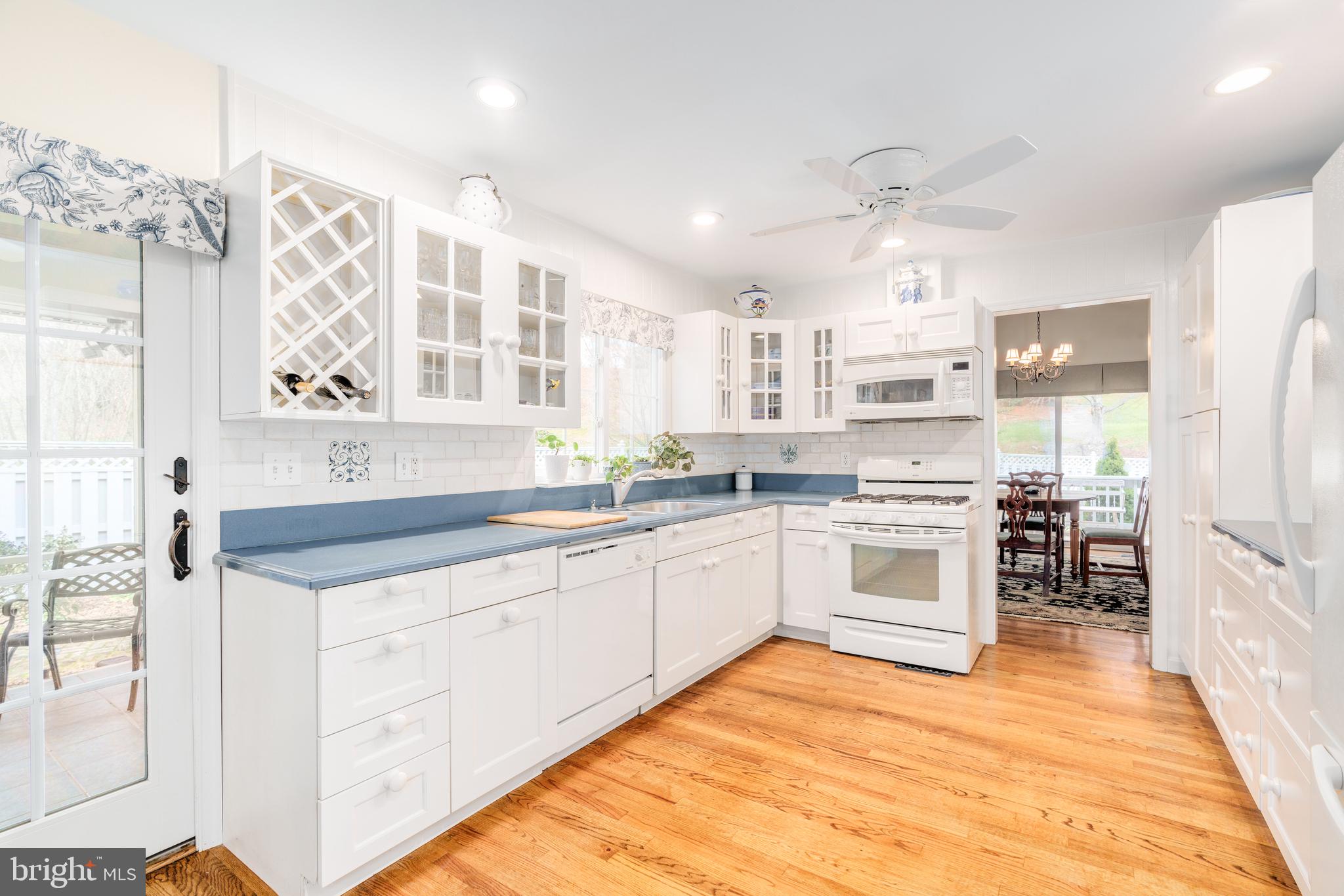 THE MEADOWS OF GREEN SPRING - Residential