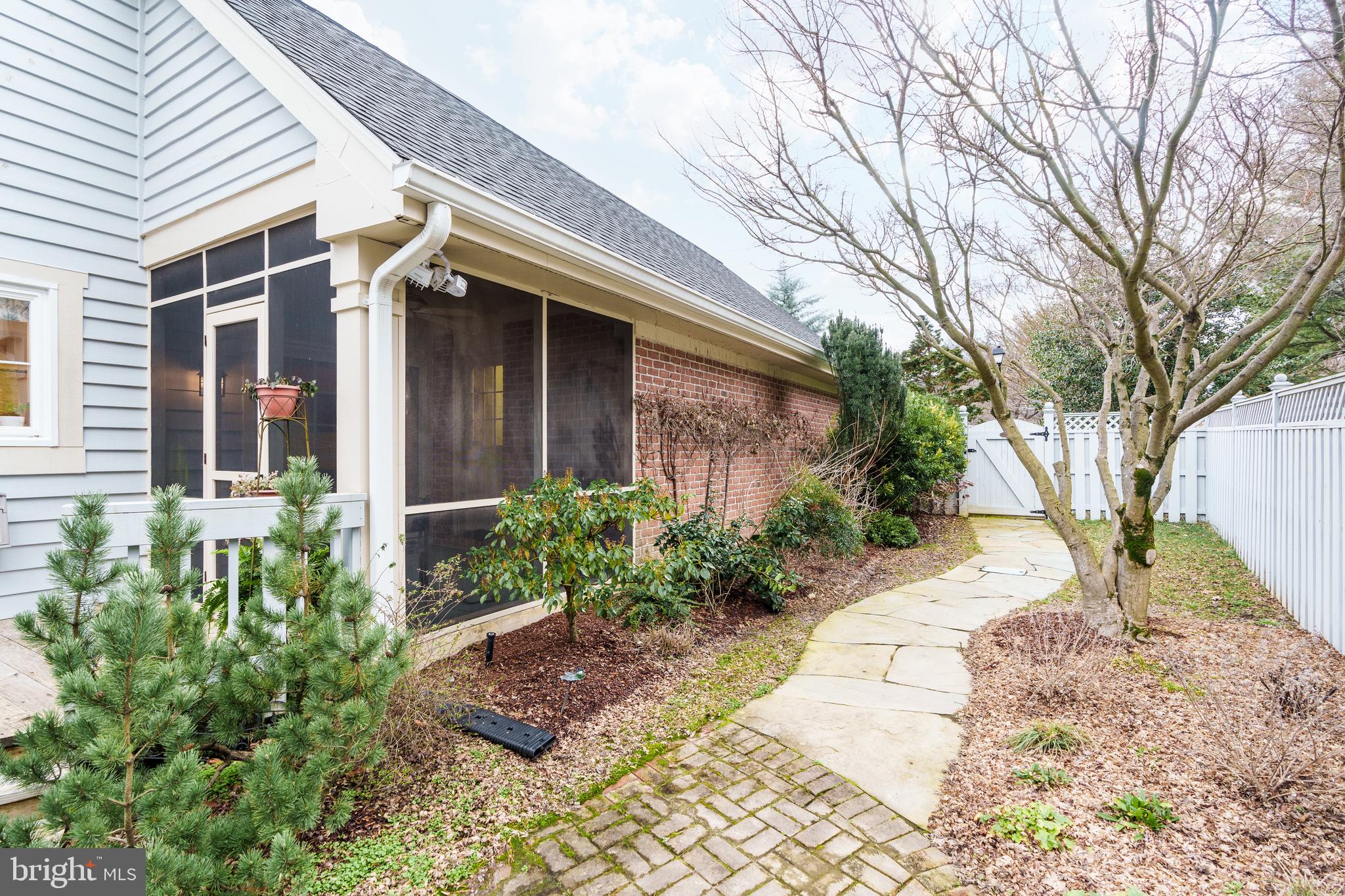 THE MEADOWS OF GREEN SPRING - Residential