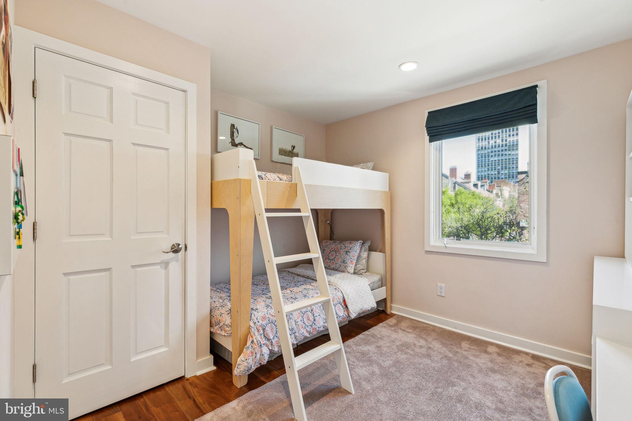 SOCIETY HILL - Residential