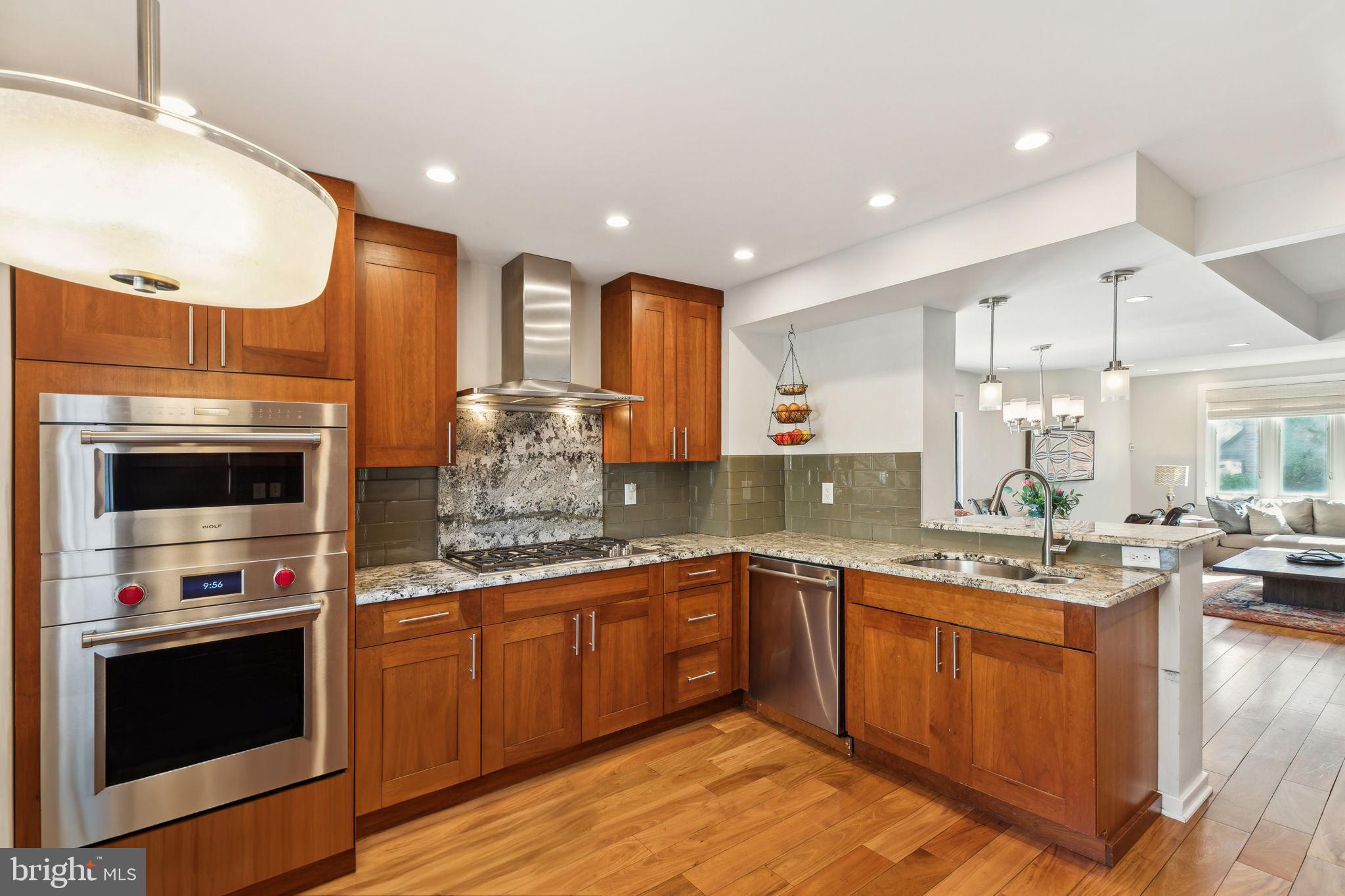 SOCIETY HILL - Residential