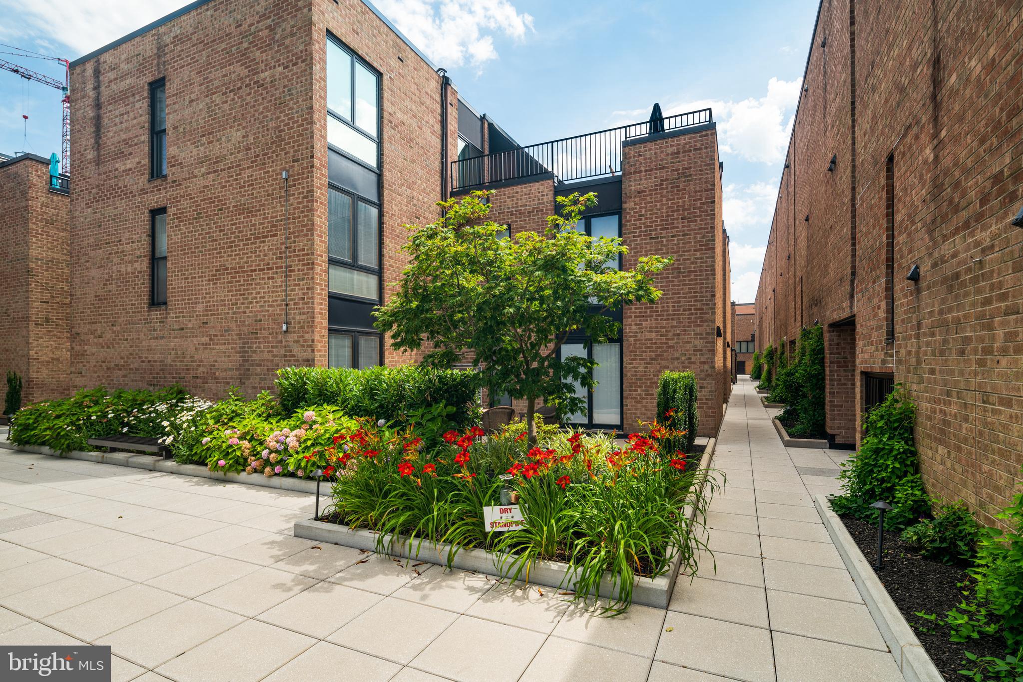 SOCIETY HILL - Residential