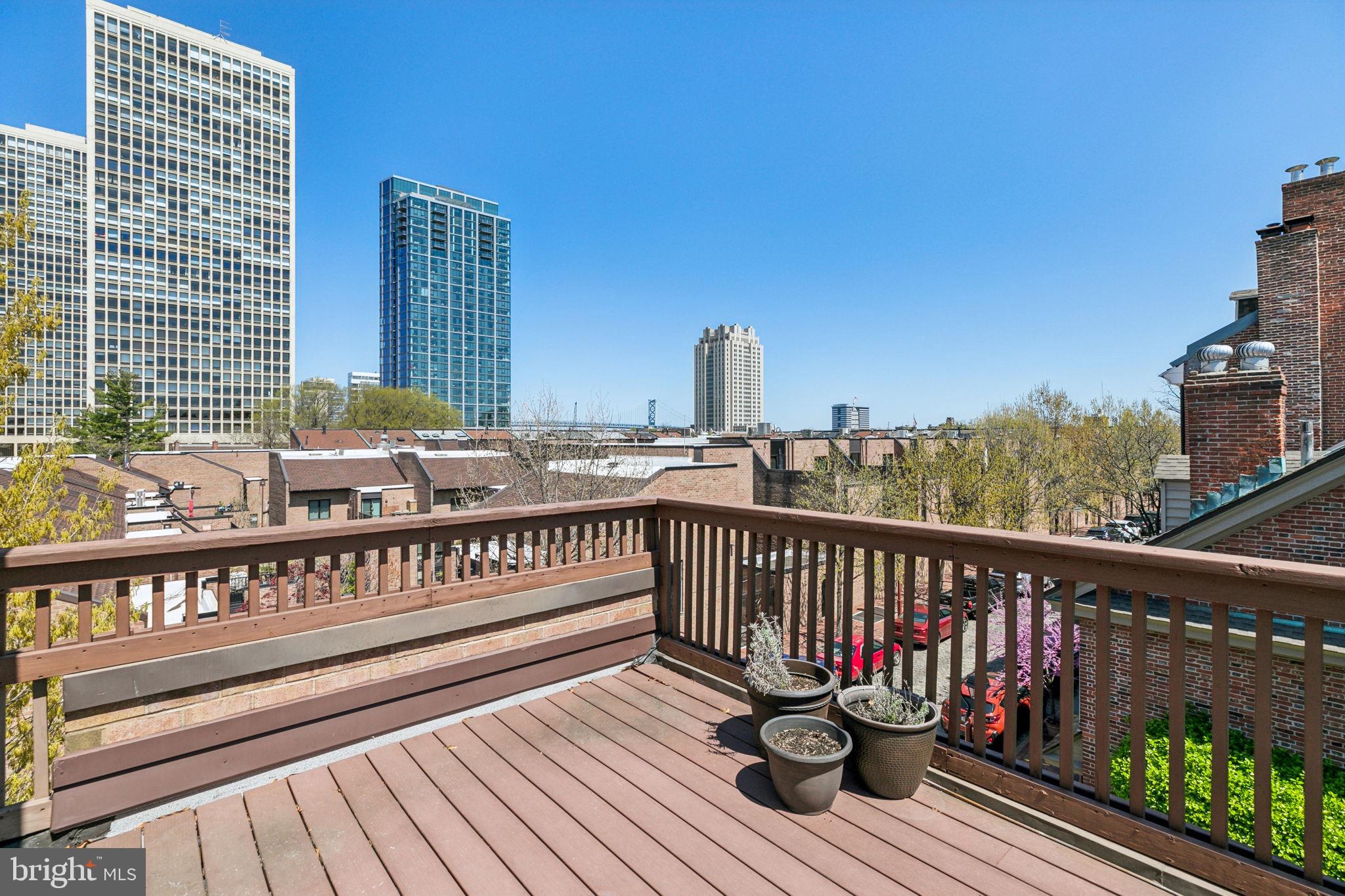 SOCIETY HILL - Residential