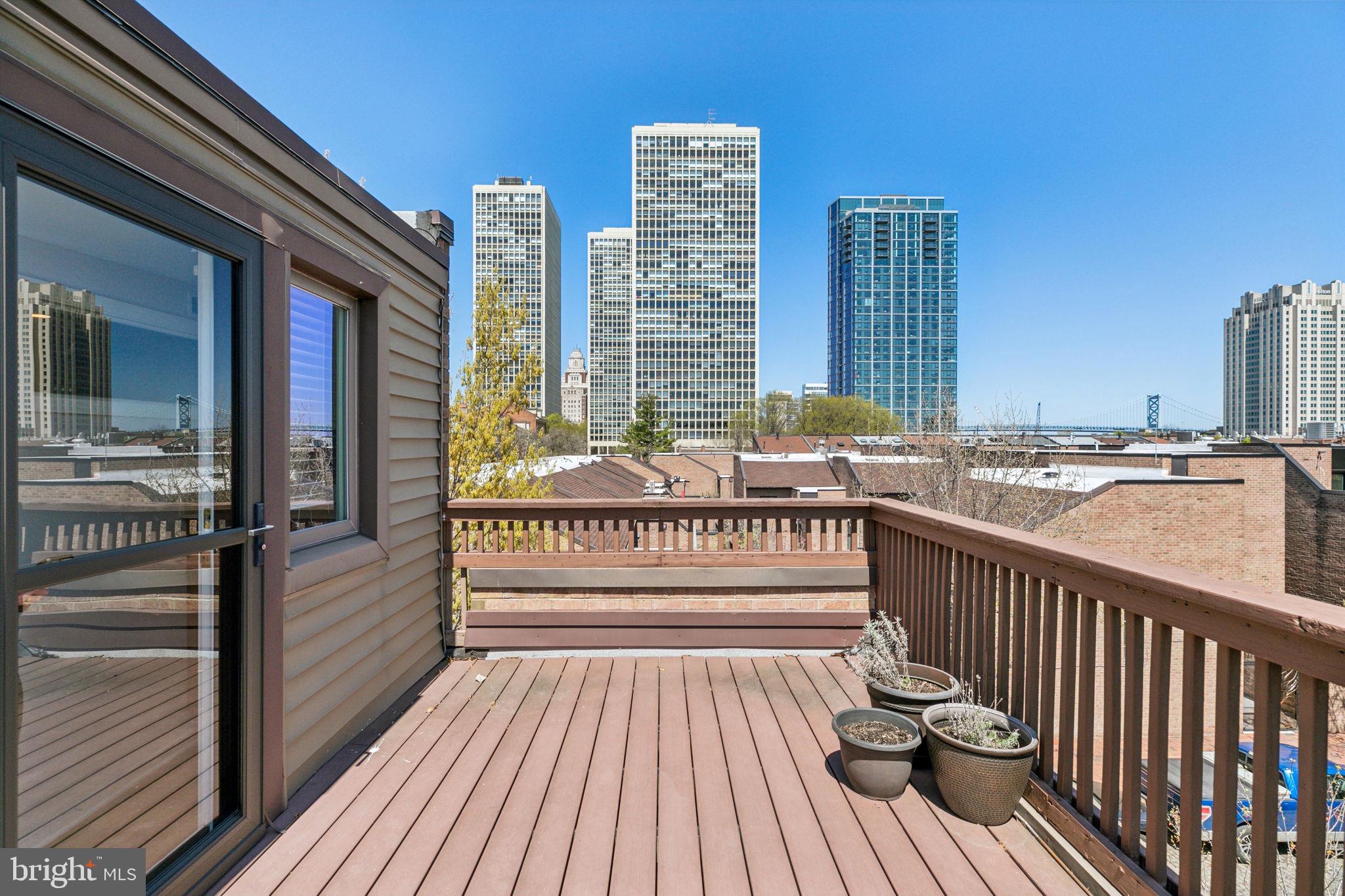 SOCIETY HILL - Residential