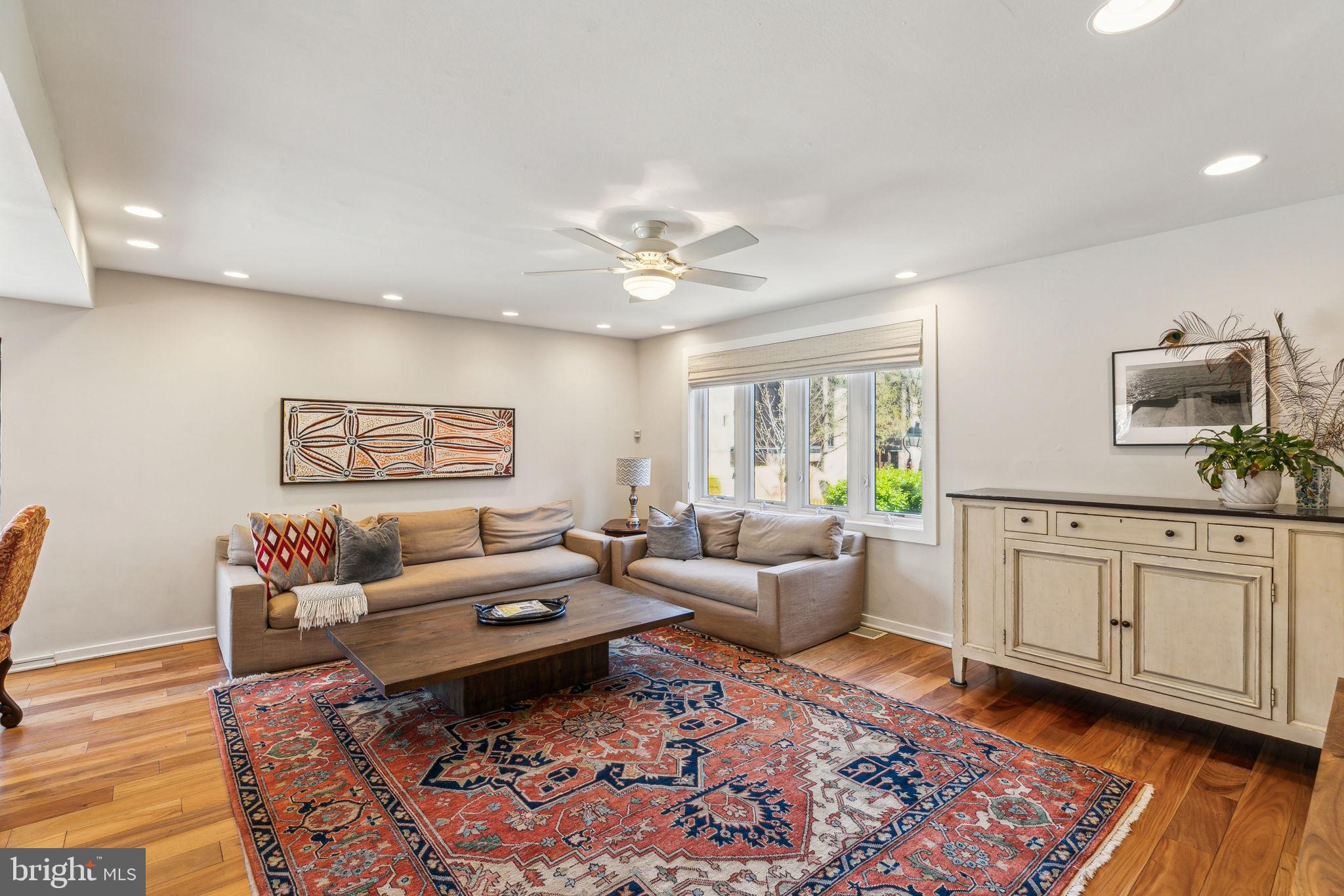 325 S 2ND STREET