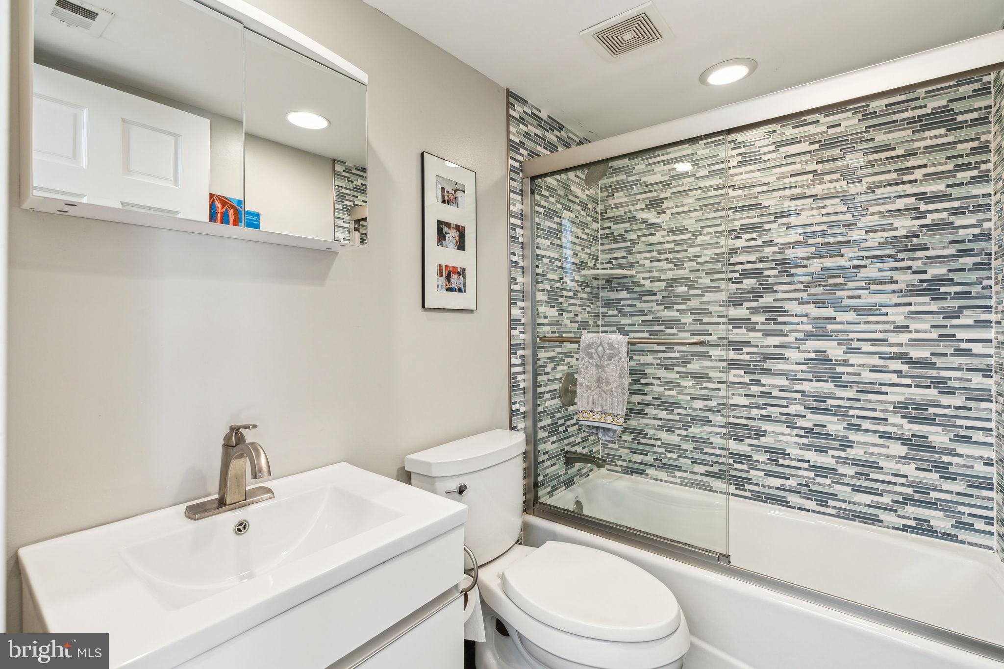 SOCIETY HILL - Residential