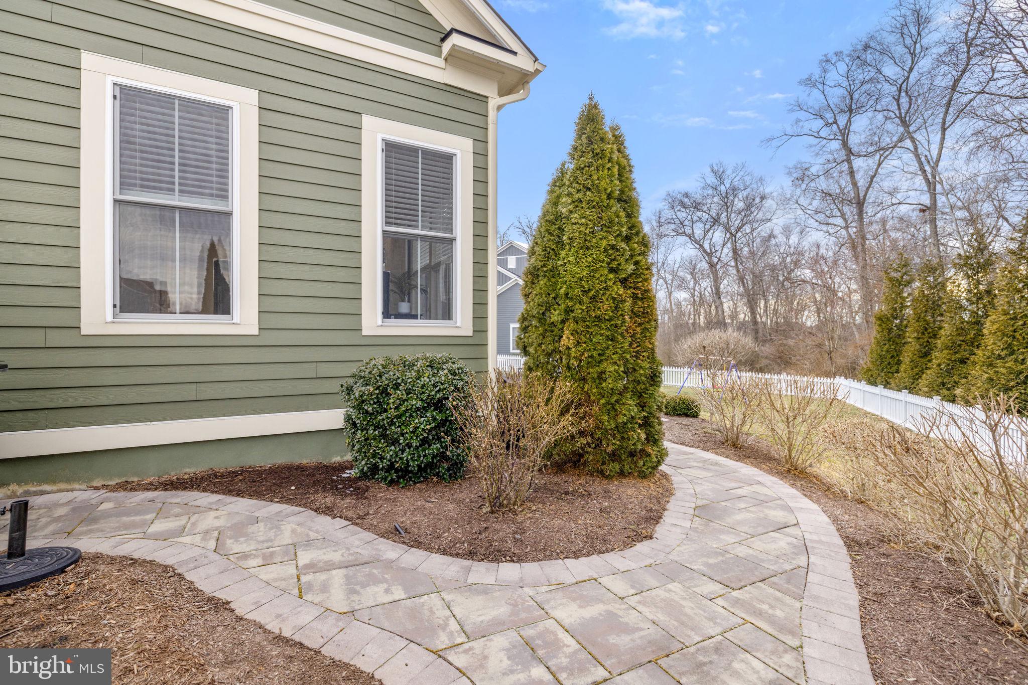 GREENS SOUTH AT WILLOWSF - Residential