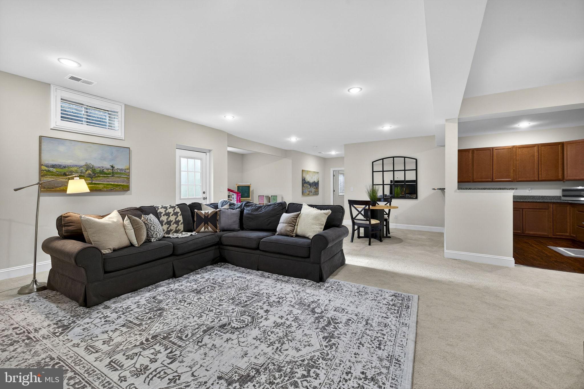 GREENS SOUTH AT WILLOWSF - Residential