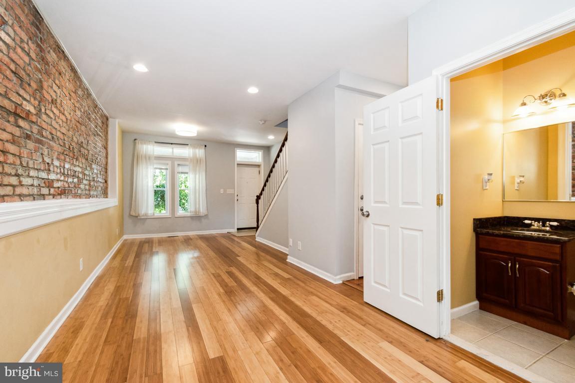 HAMPDEN HISTORIC DISTRICT - Residential