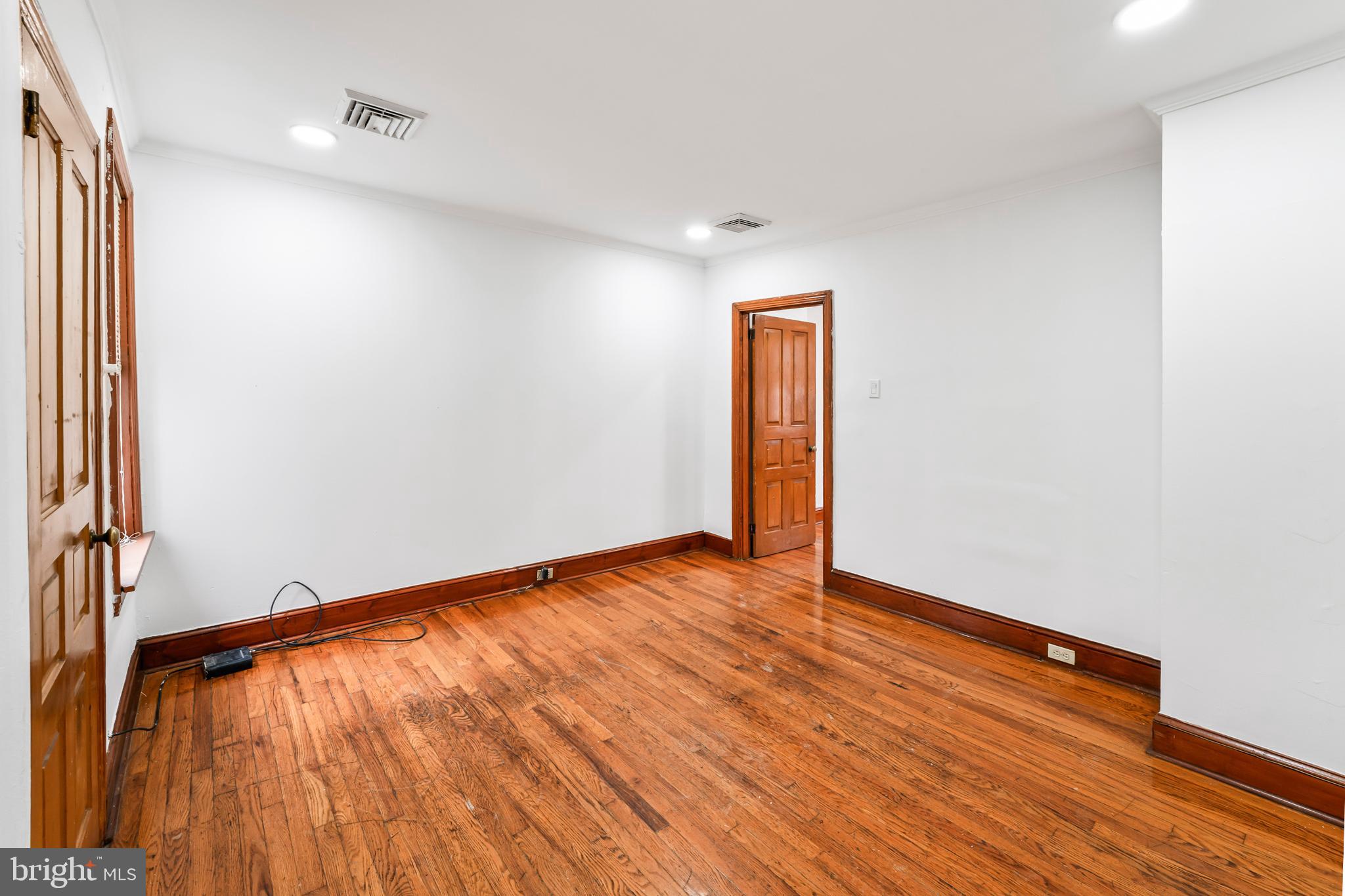 ART MUSEUM AREA - Residential Lease