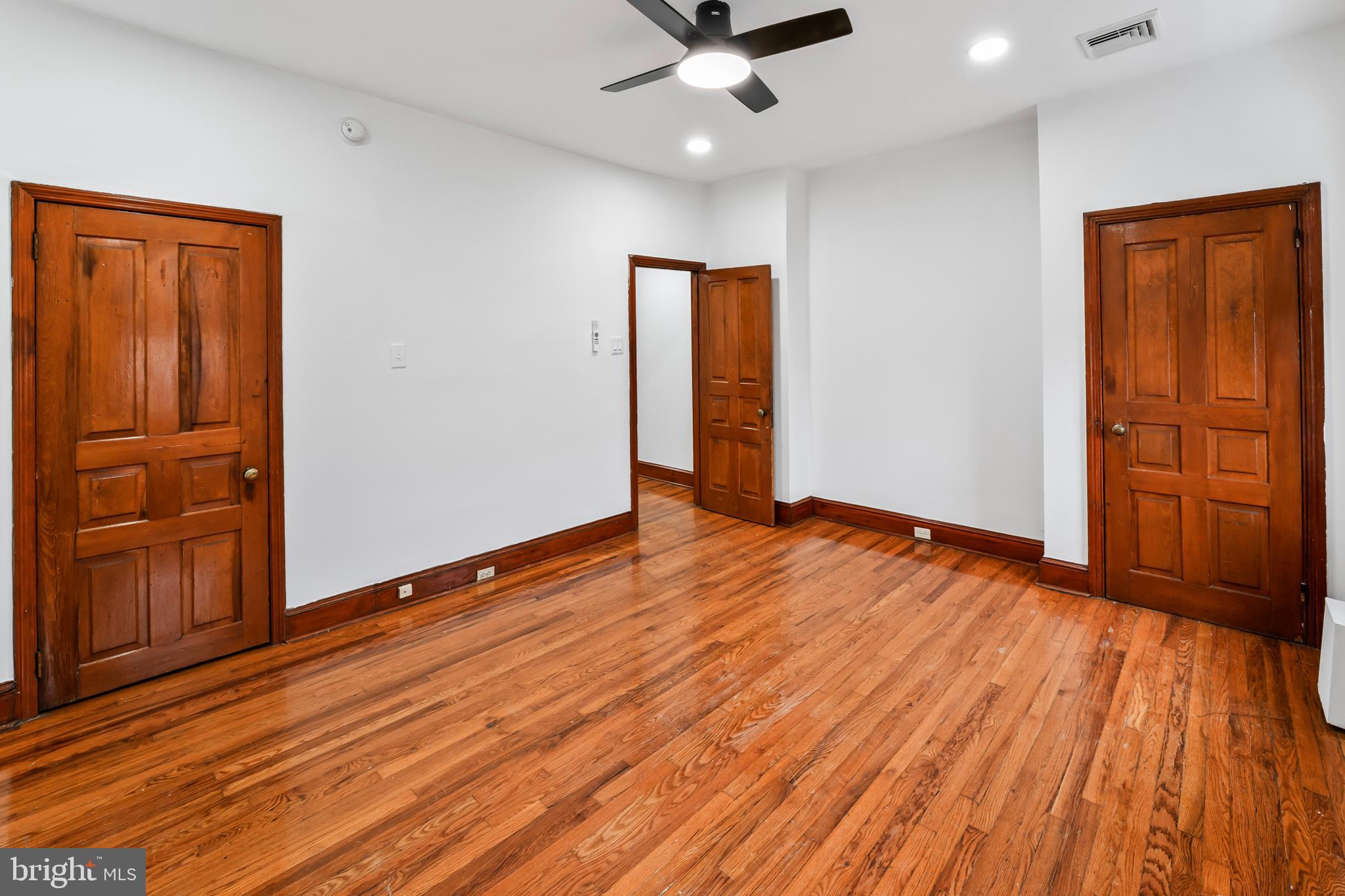 ART MUSEUM AREA - Residential Lease