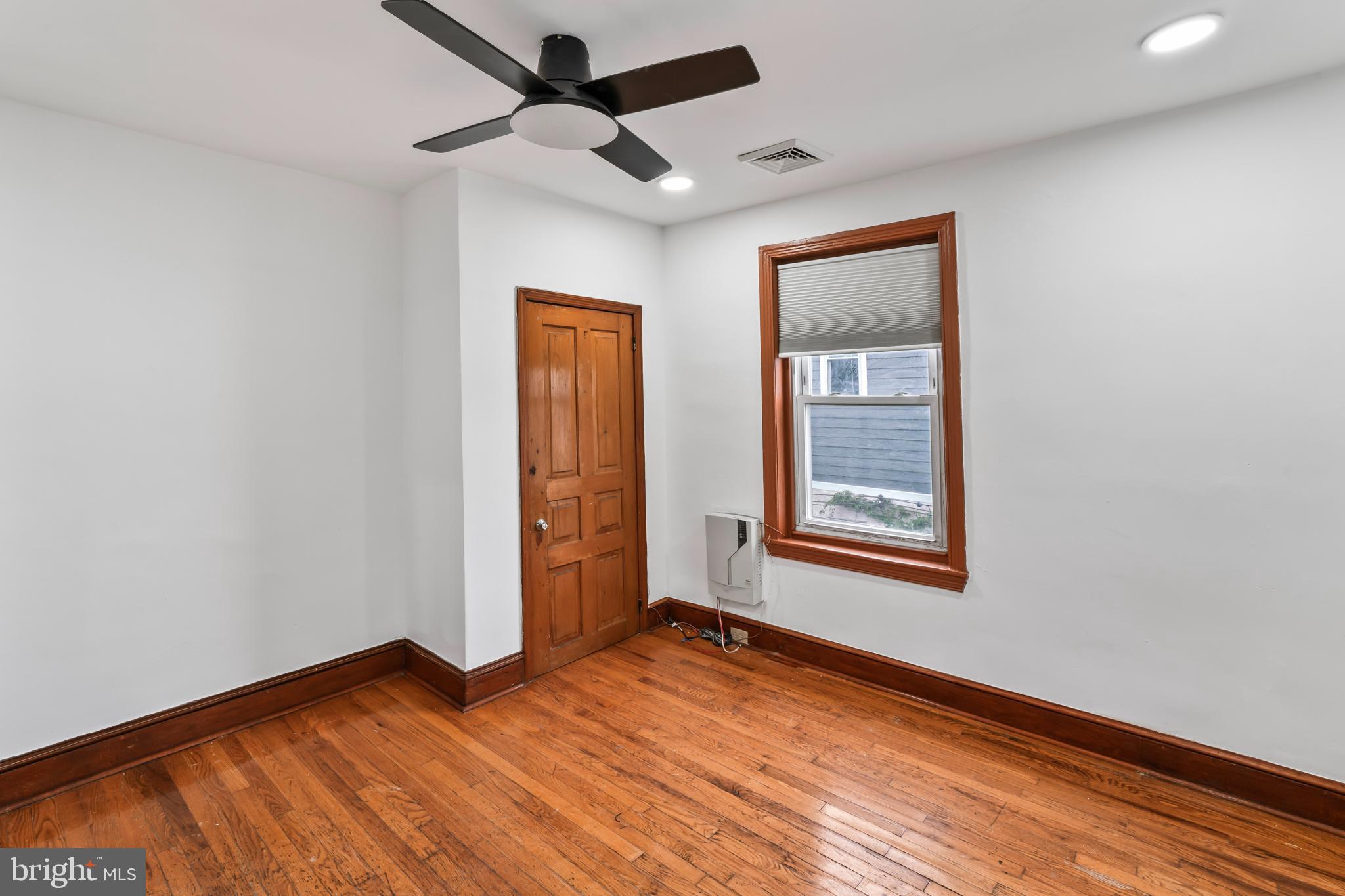 ART MUSEUM AREA - Residential Lease