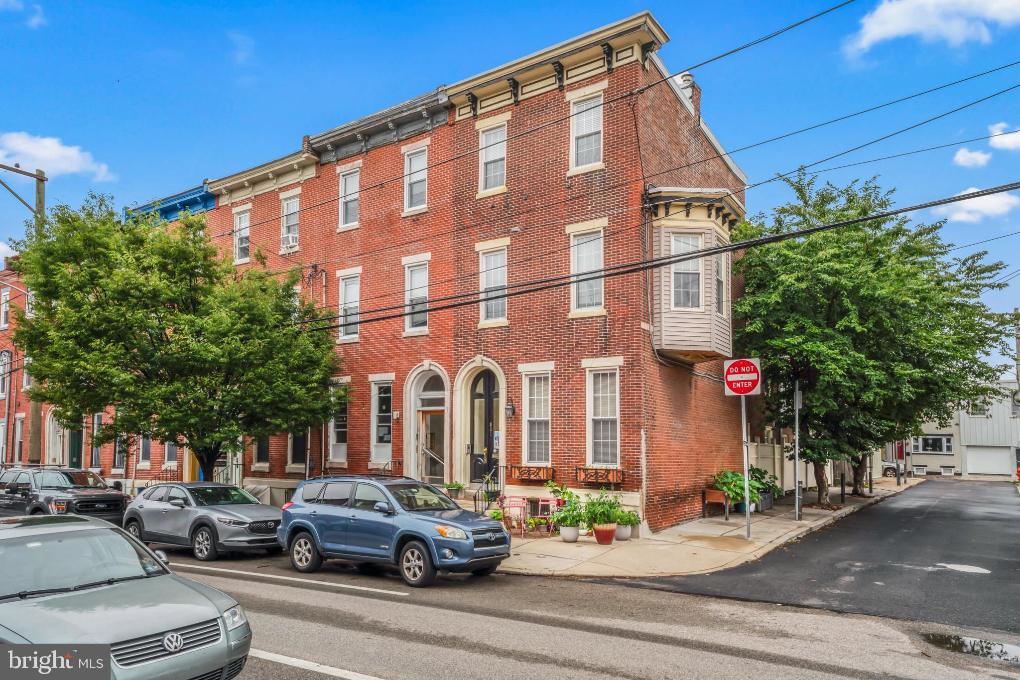 ART MUSEUM AREA - Residential Lease