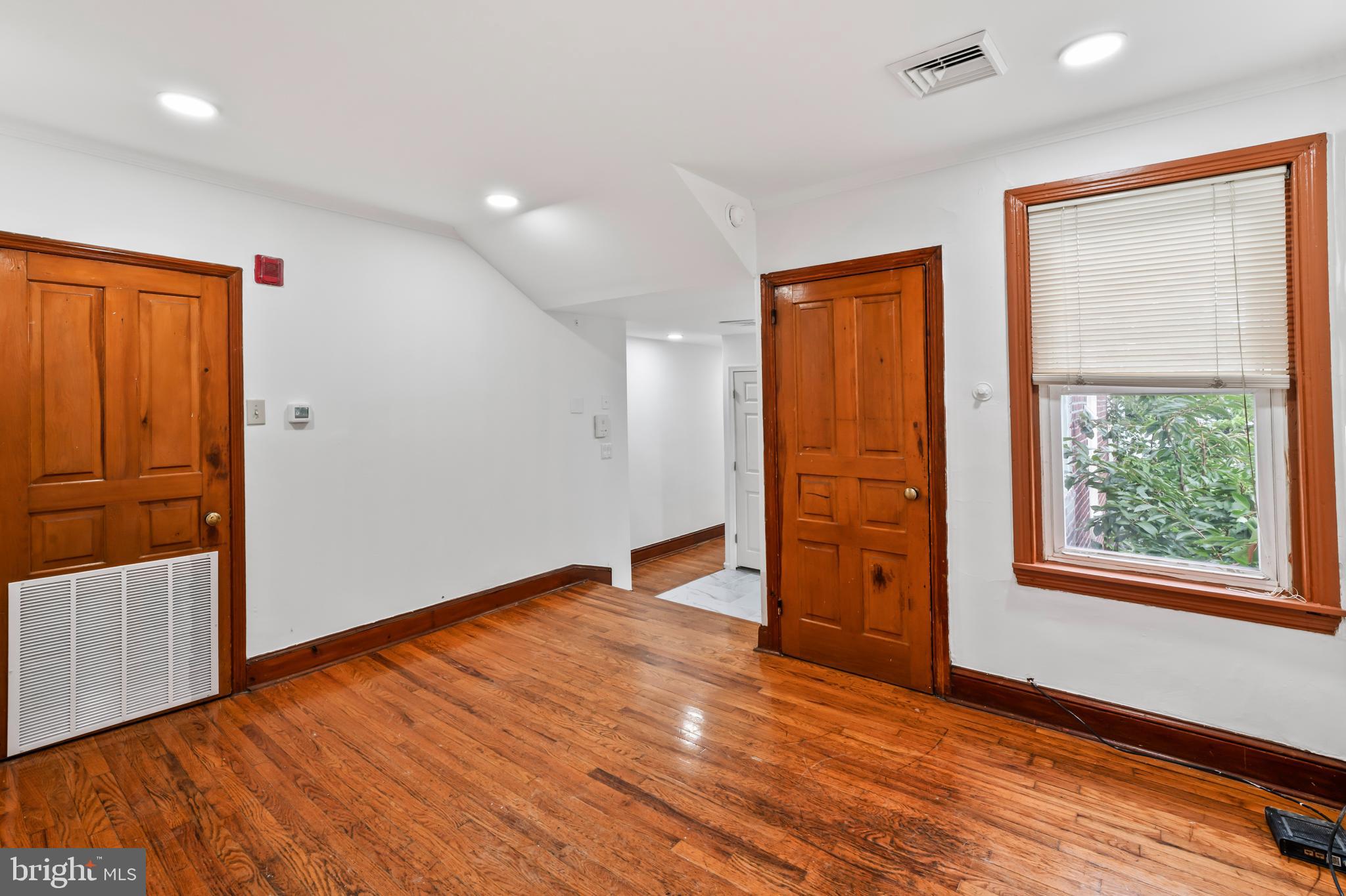 ART MUSEUM AREA - Residential Lease