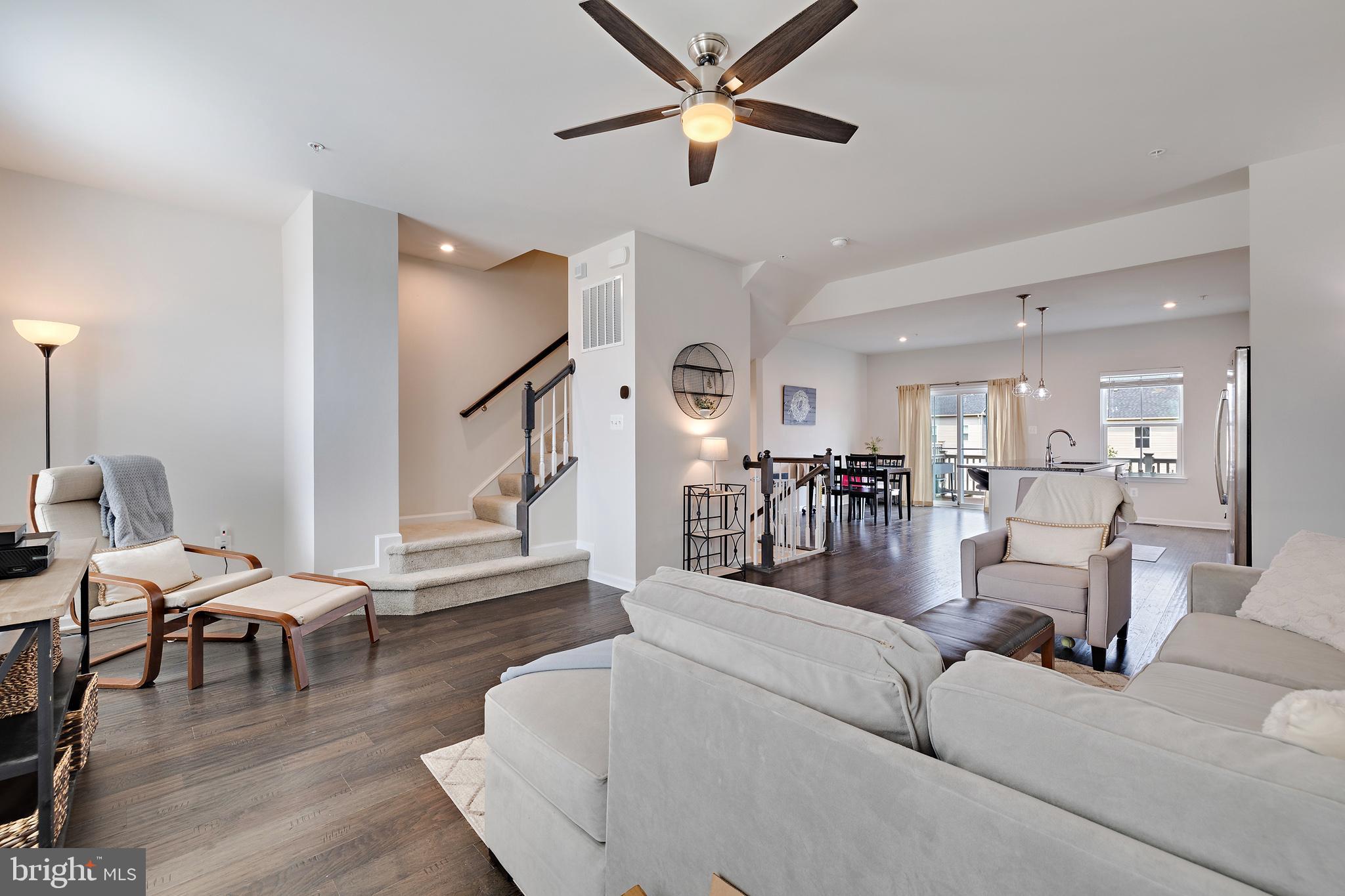 CREEKSIDE - Residential