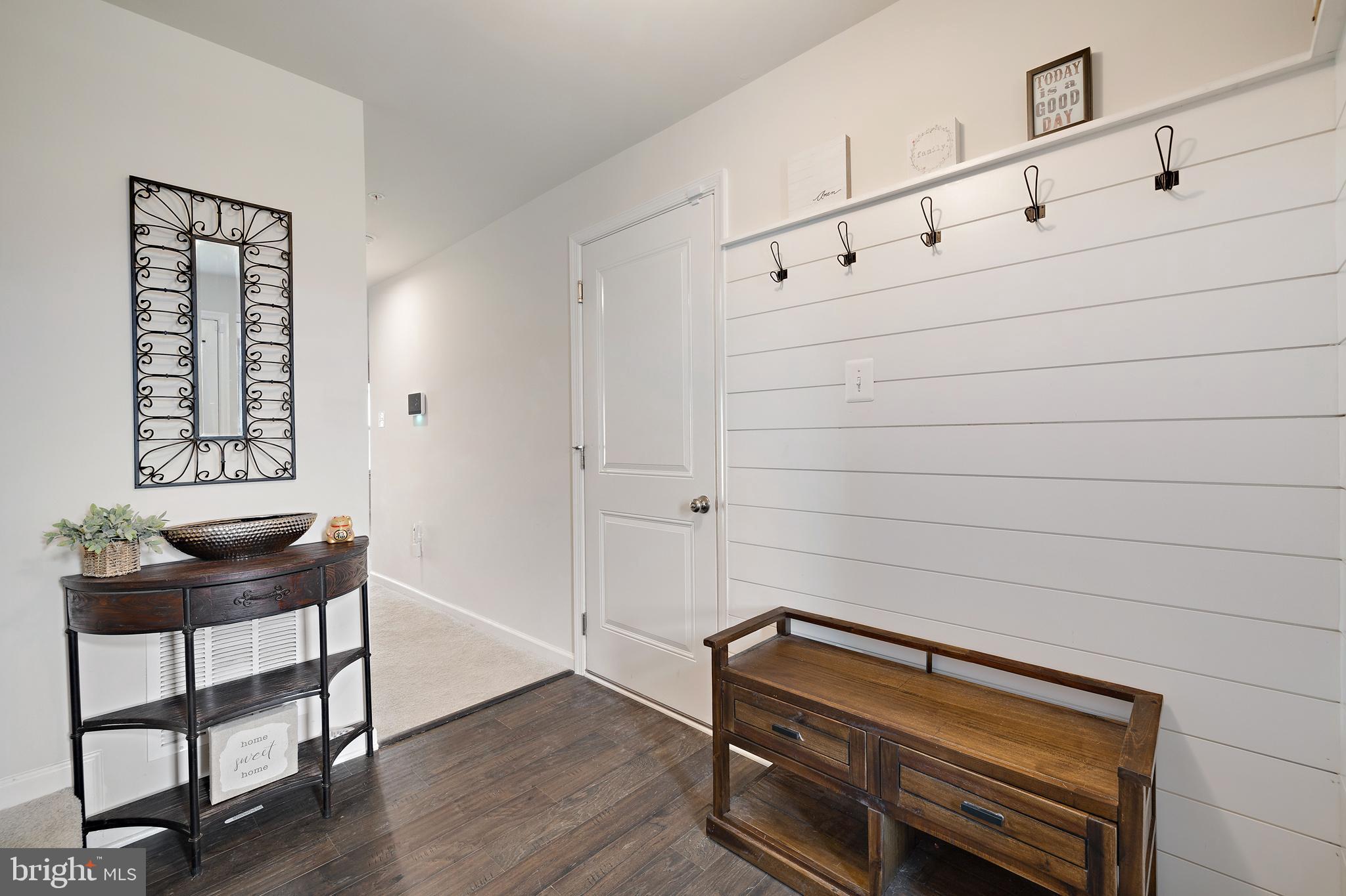 CREEKSIDE - Residential