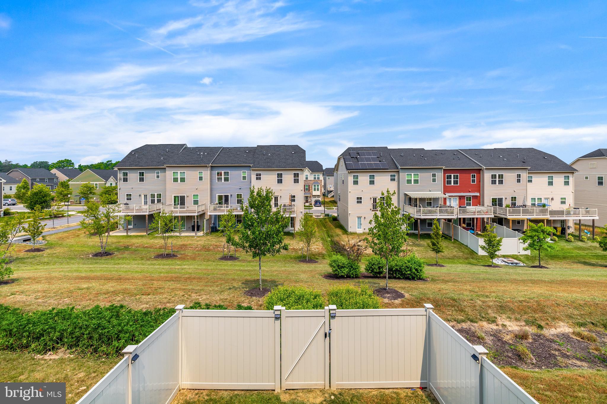 CREEKSIDE - Residential