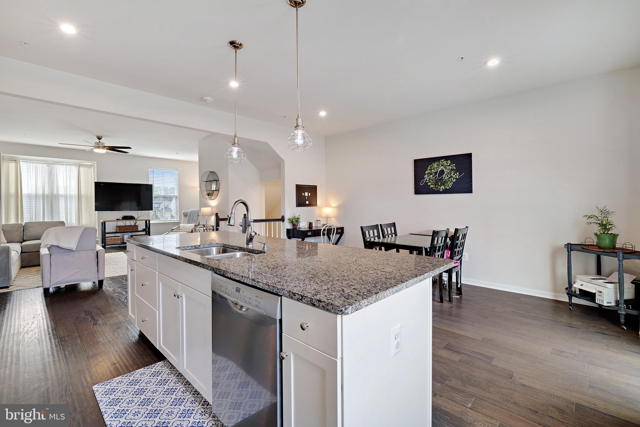 CREEKSIDE - Residential