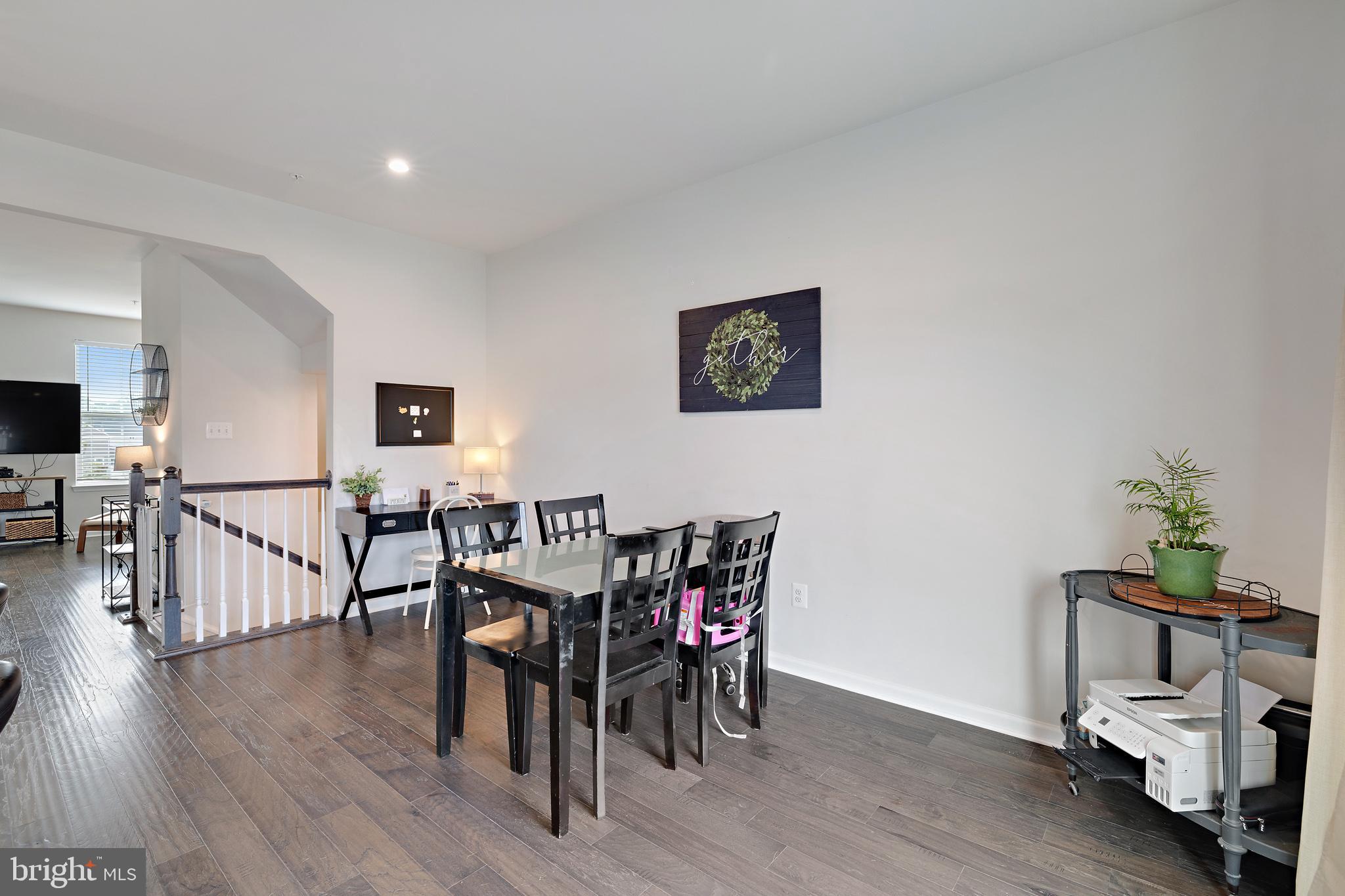 CREEKSIDE - Residential