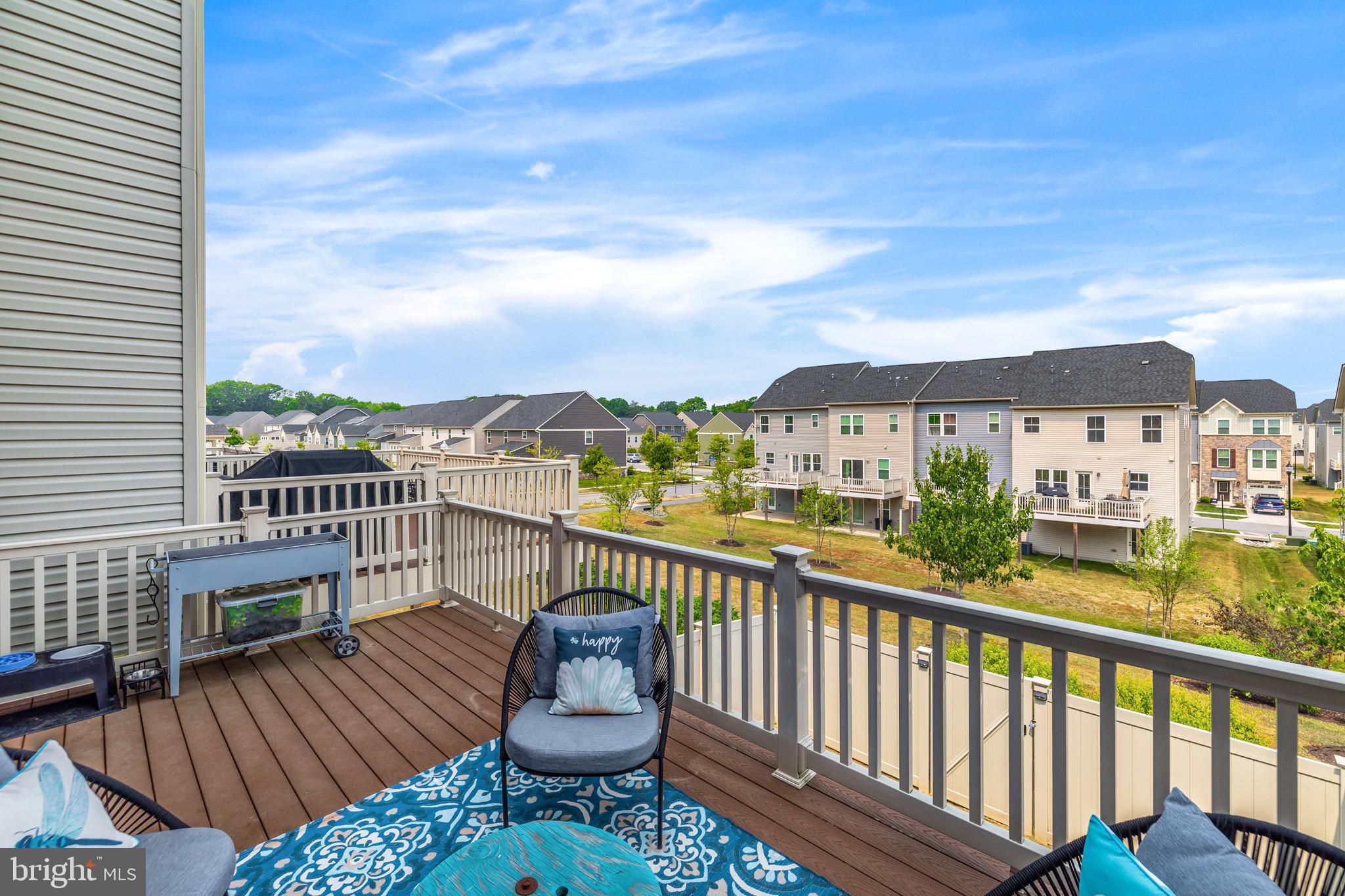 CREEKSIDE - Residential