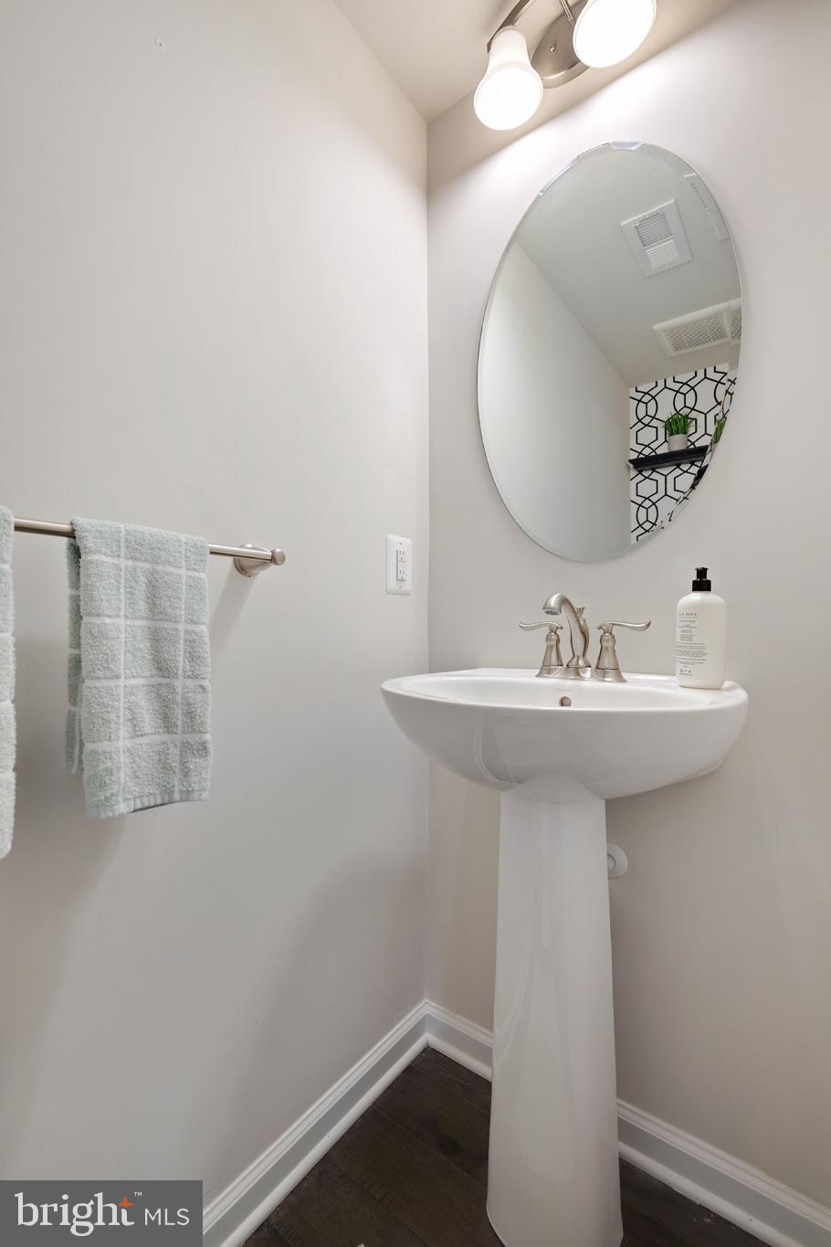 CREEKSIDE - Residential