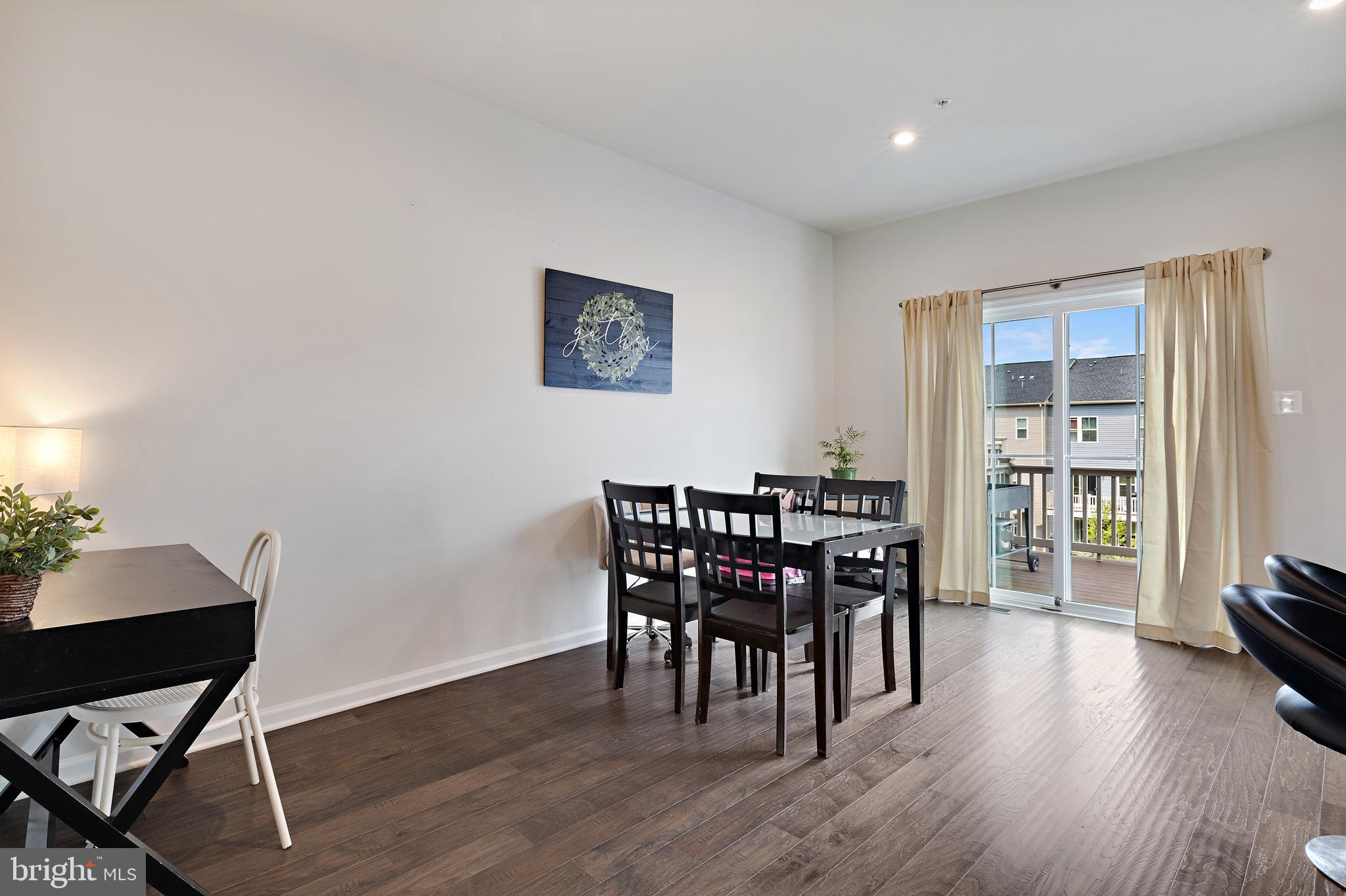 CREEKSIDE - Residential