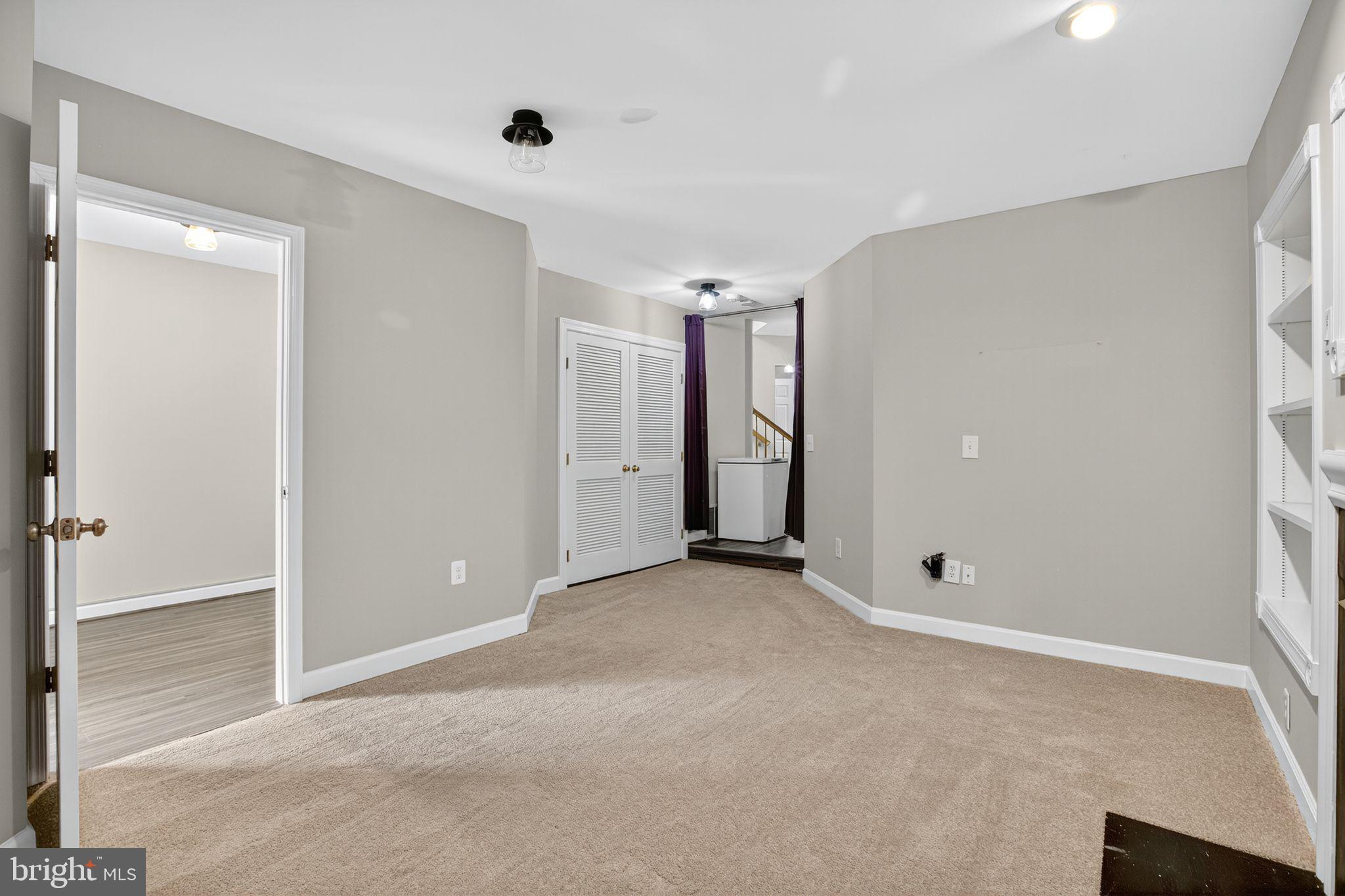 SOUTH RIDING - Residential Lease