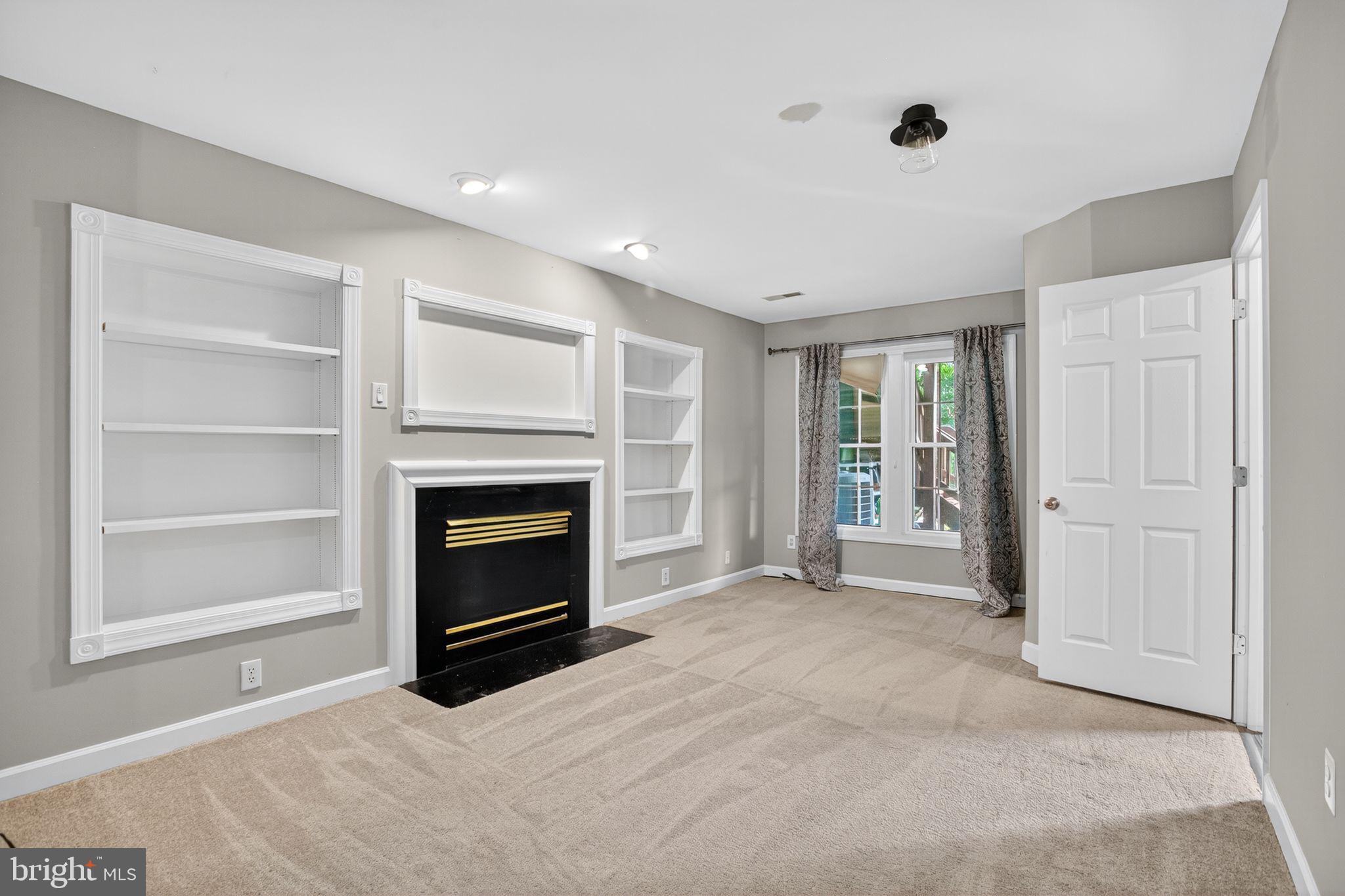 SOUTH RIDING - Residential Lease