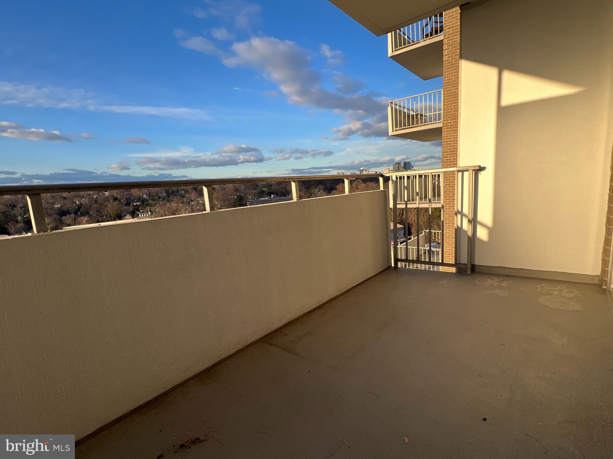 THE KENWOOD - Residential Lease