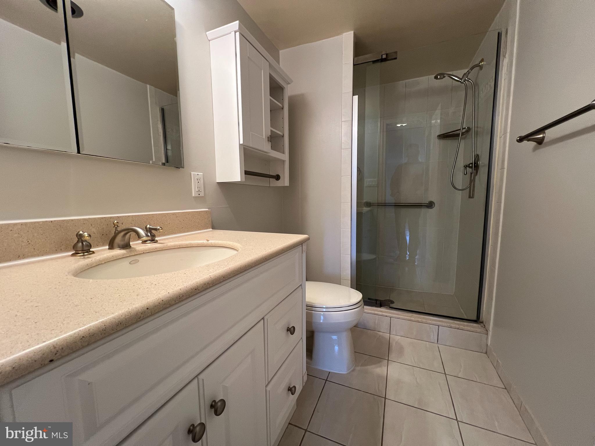 THE KENWOOD - Residential Lease