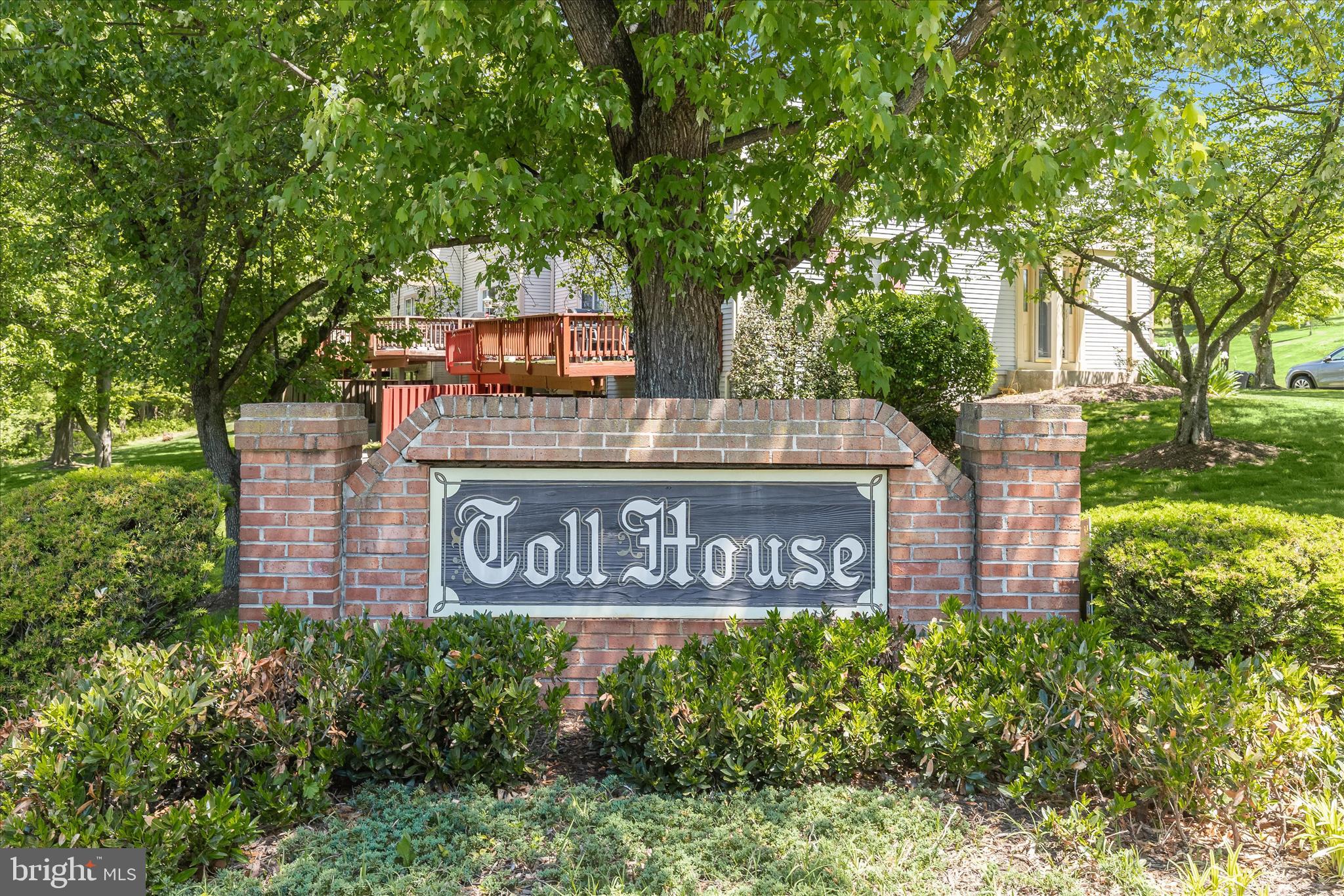 TOLL HOUSE - Residential