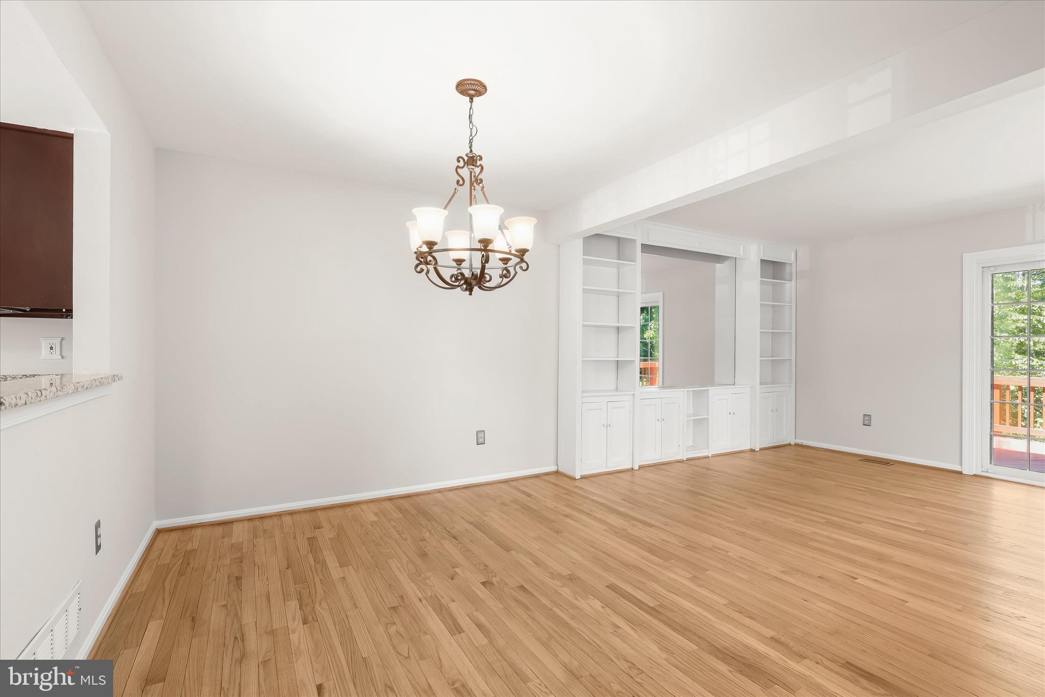 TOLL HOUSE - Residential