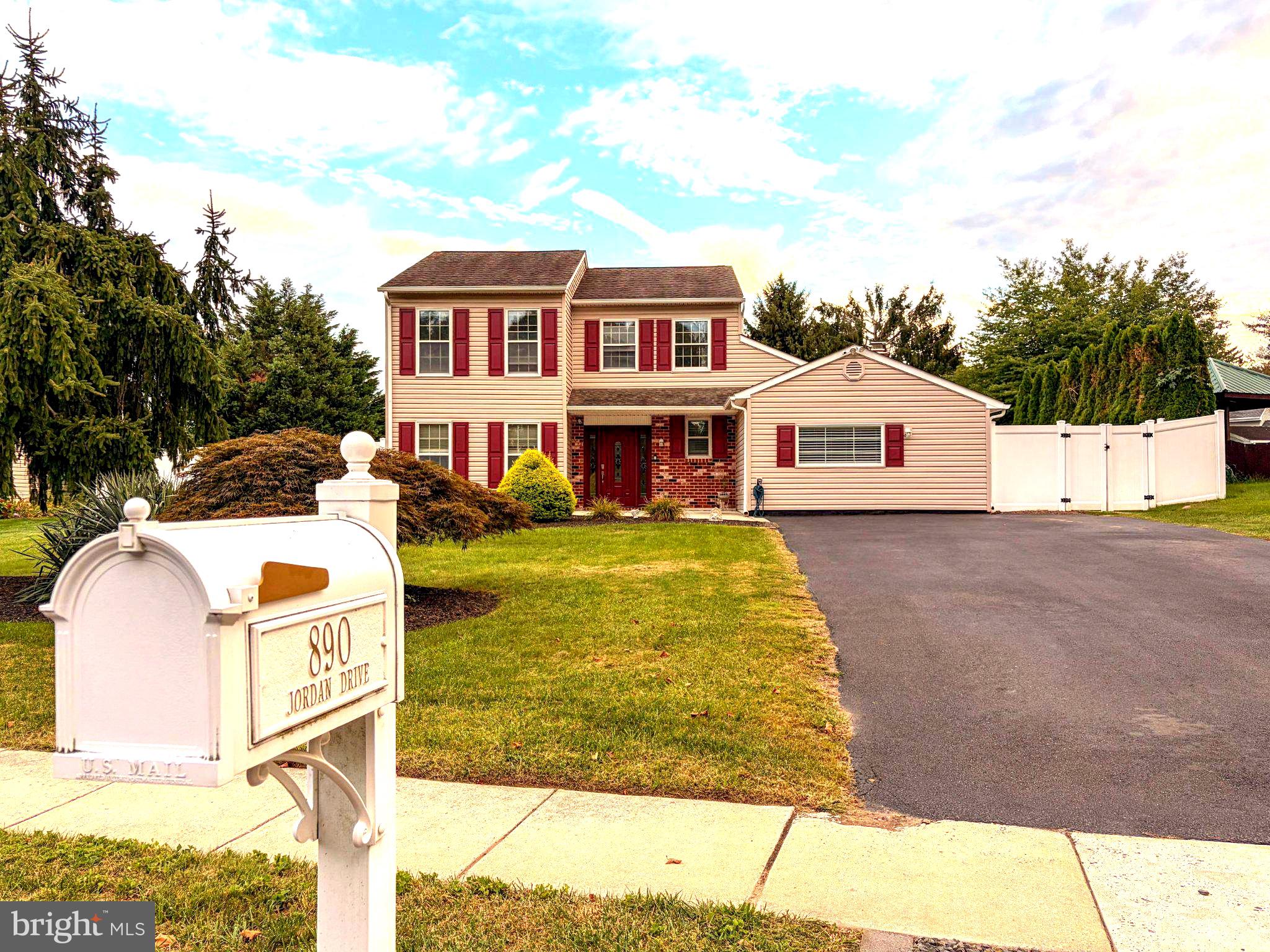 890 JORDAN DRIVE