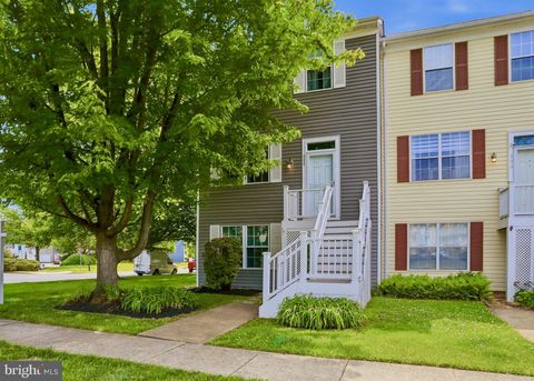 Photo of 502 Lynchburg Terrace NE, LEESBURG, VA 20176 (MLS # VALO2125342)