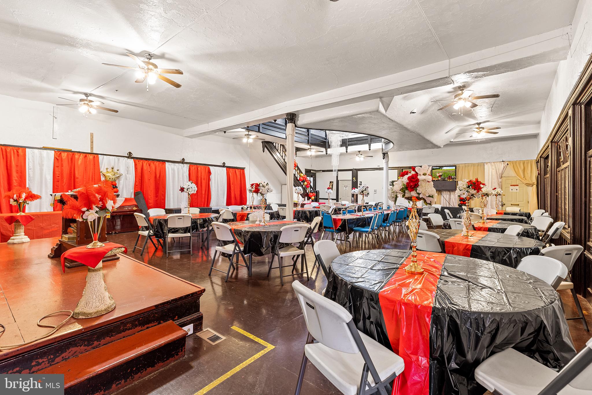 POINT BREEZE - Commercial Sale