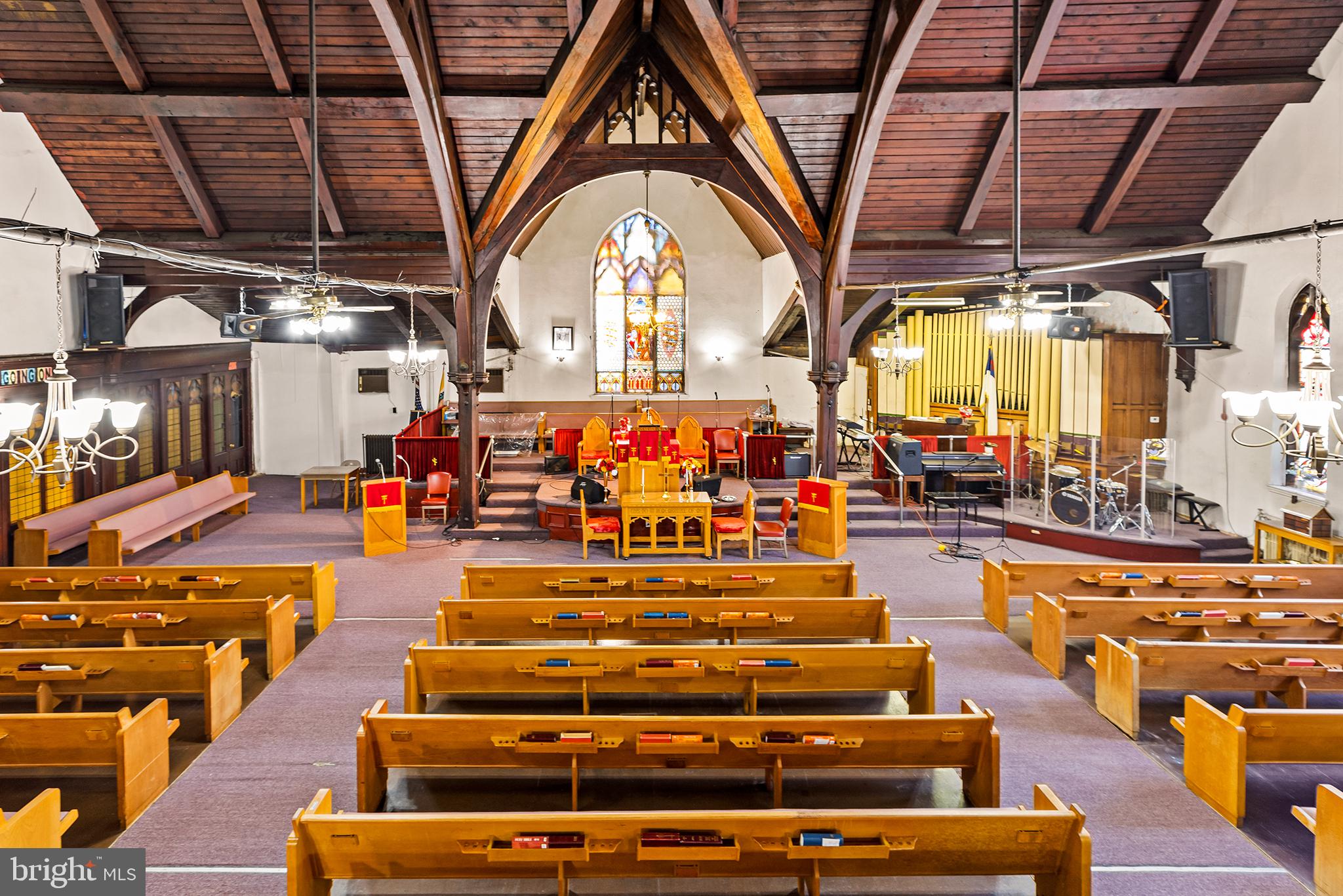 POINT BREEZE - Commercial Sale