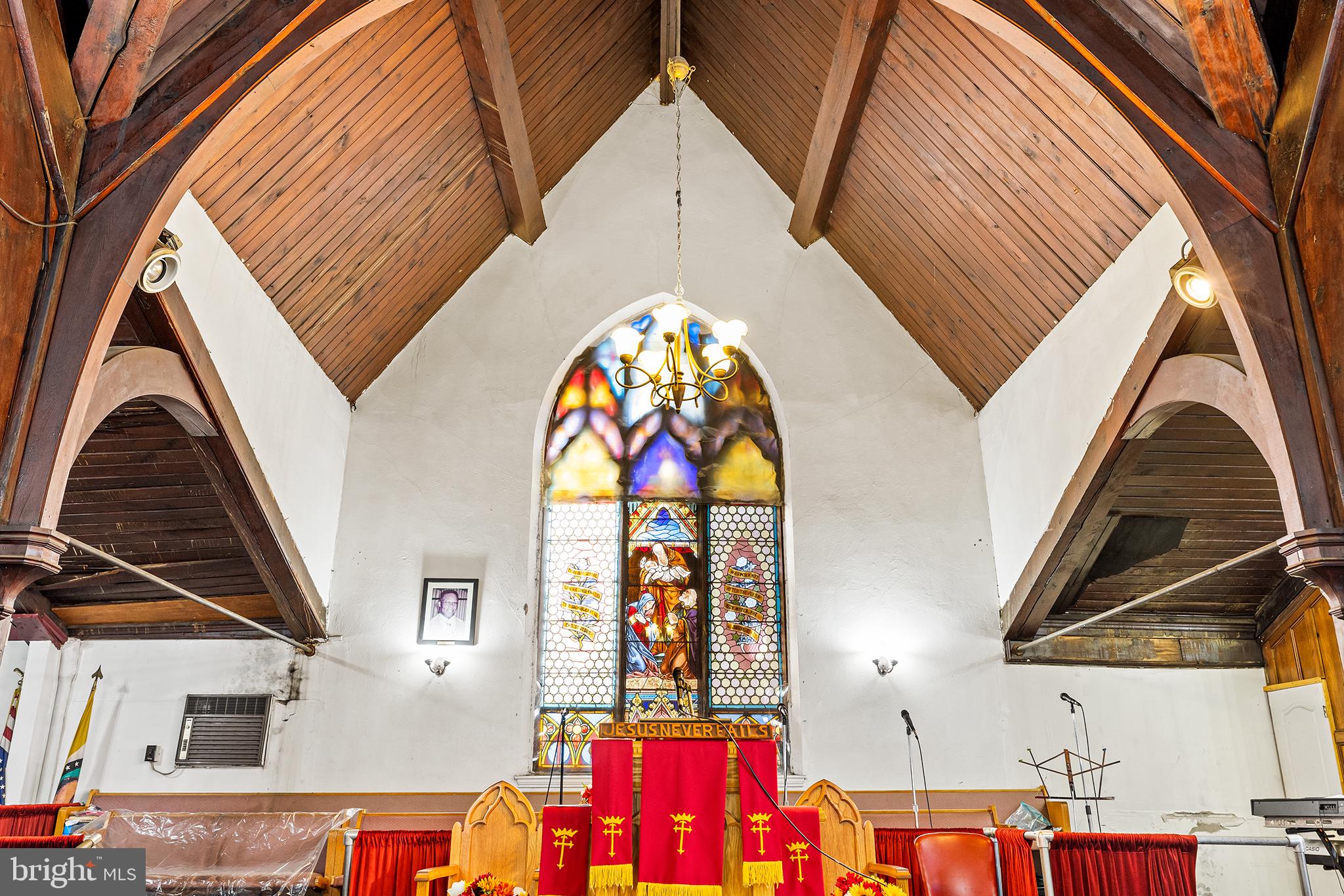 POINT BREEZE - Commercial Sale